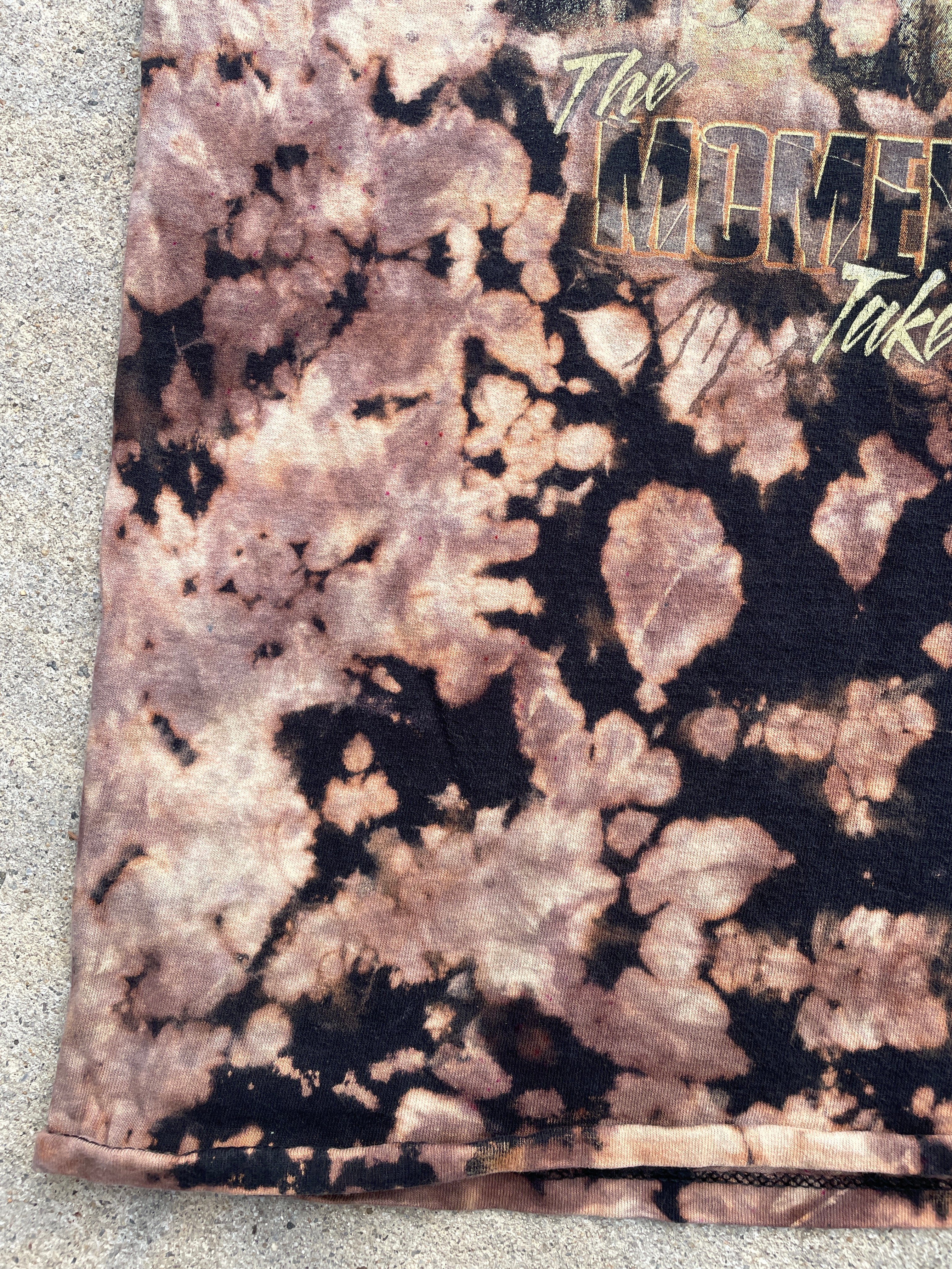 Deer Hunting Black and Brown Short Sleeve Bleached Dye T-Shirt | Men's XL