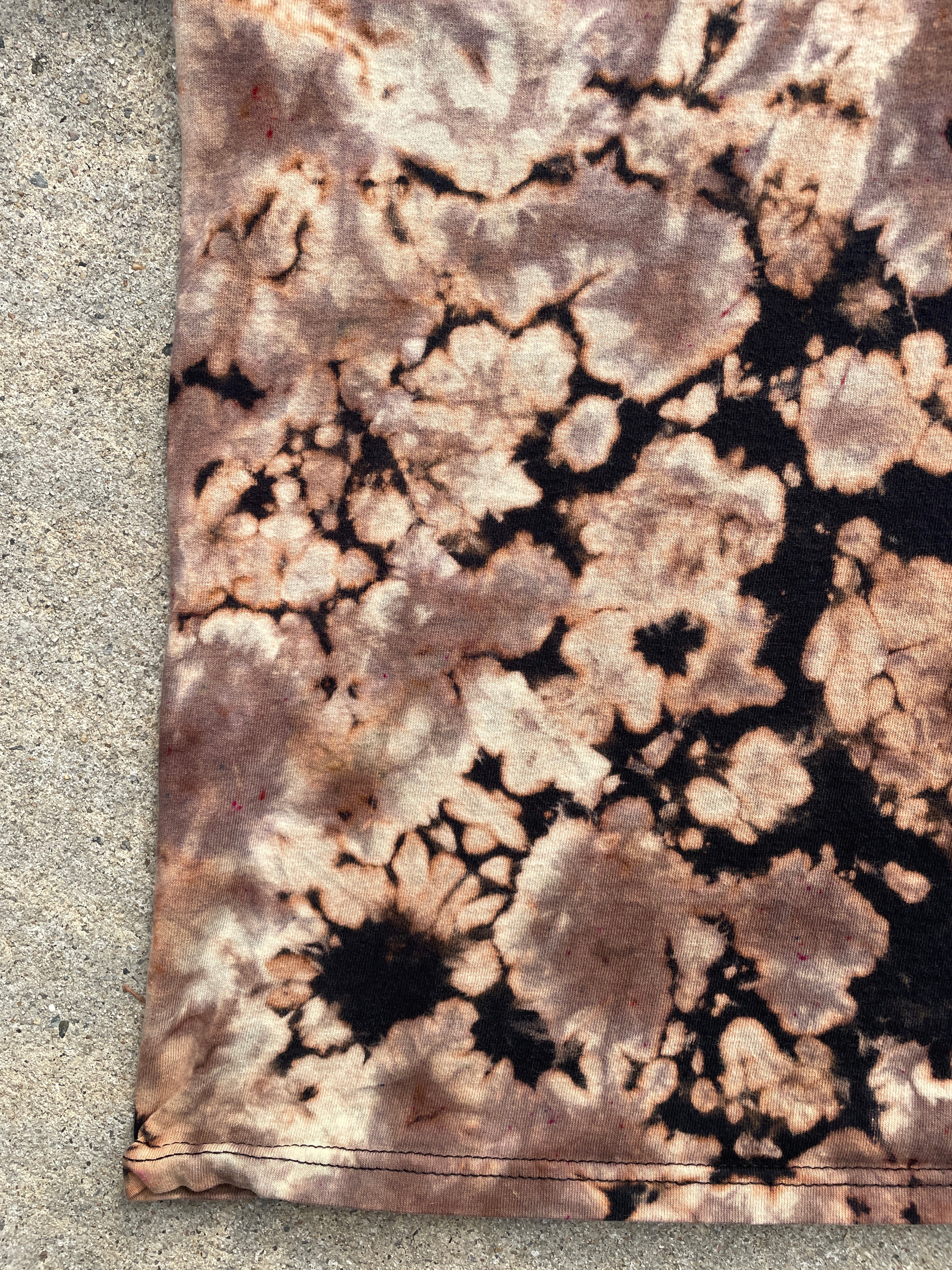 Deer Hunting Black and Brown Short Sleeve Bleached Dye T-Shirt | Men's XL