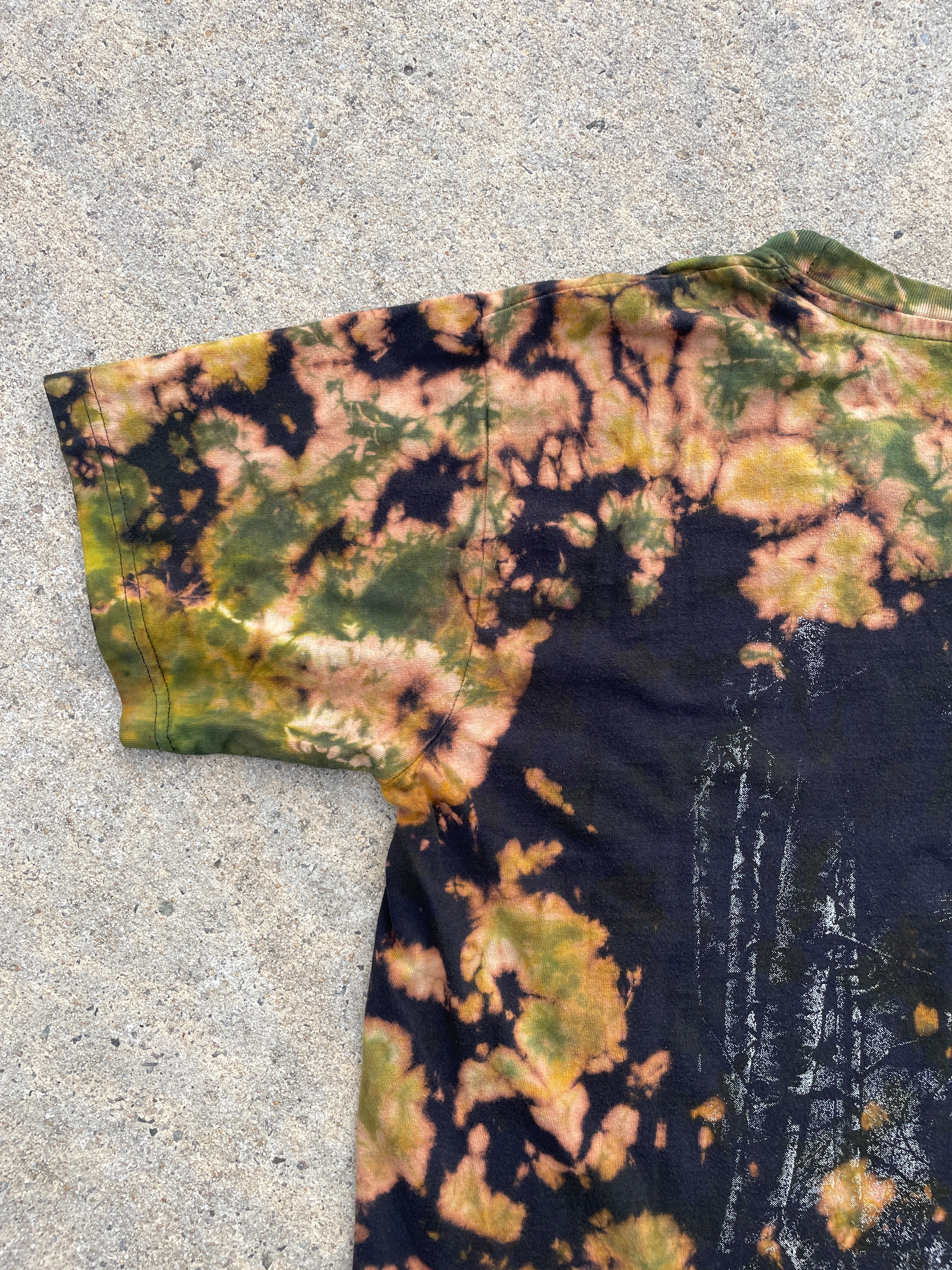 Wolf Pack Black and Green Short Sleeve Bleach Dyed T-Shirt | Men's XL