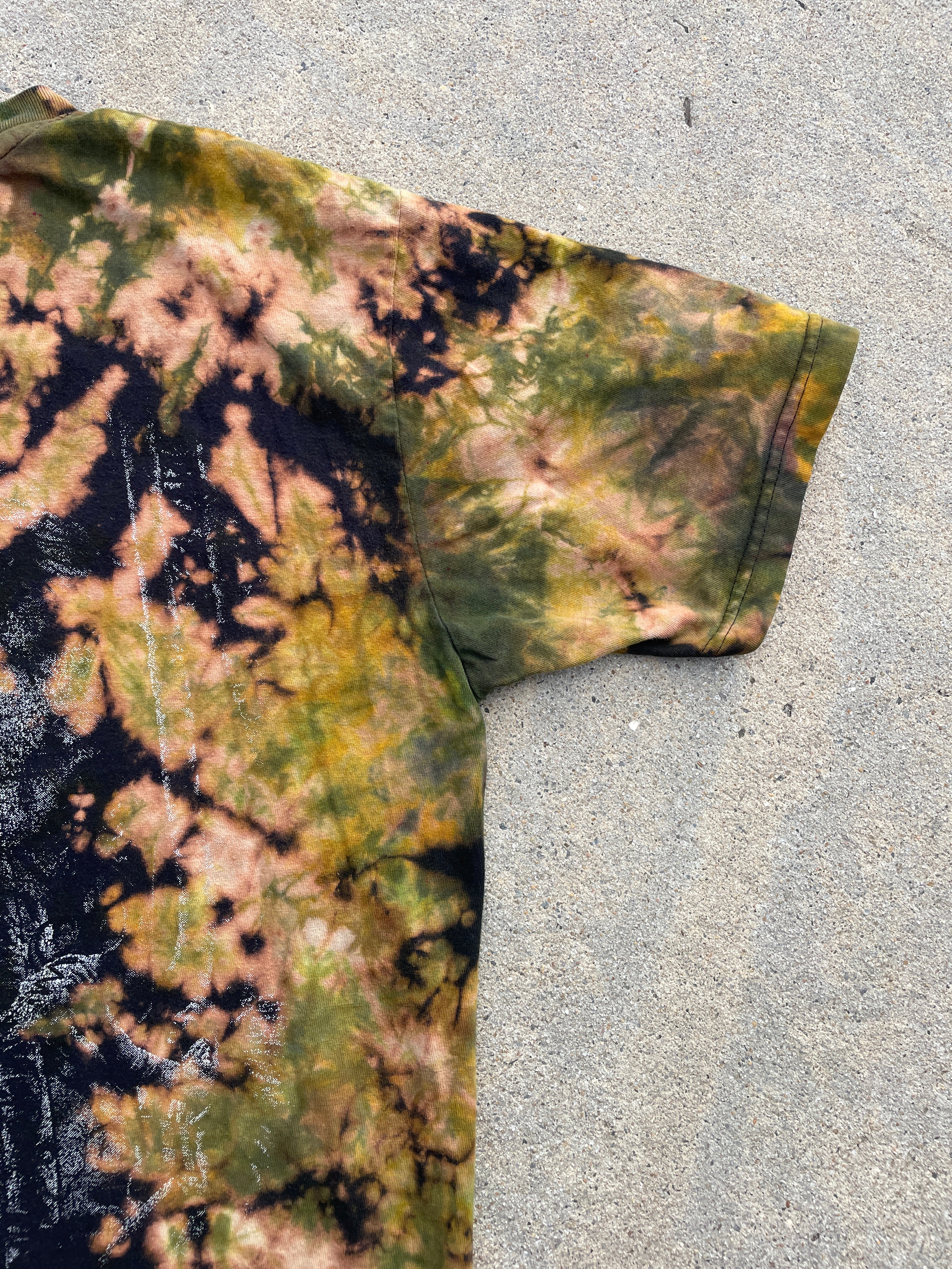 Wolf Pack Black and Green Short Sleeve Bleach Dyed T-Shirt | Men's XL