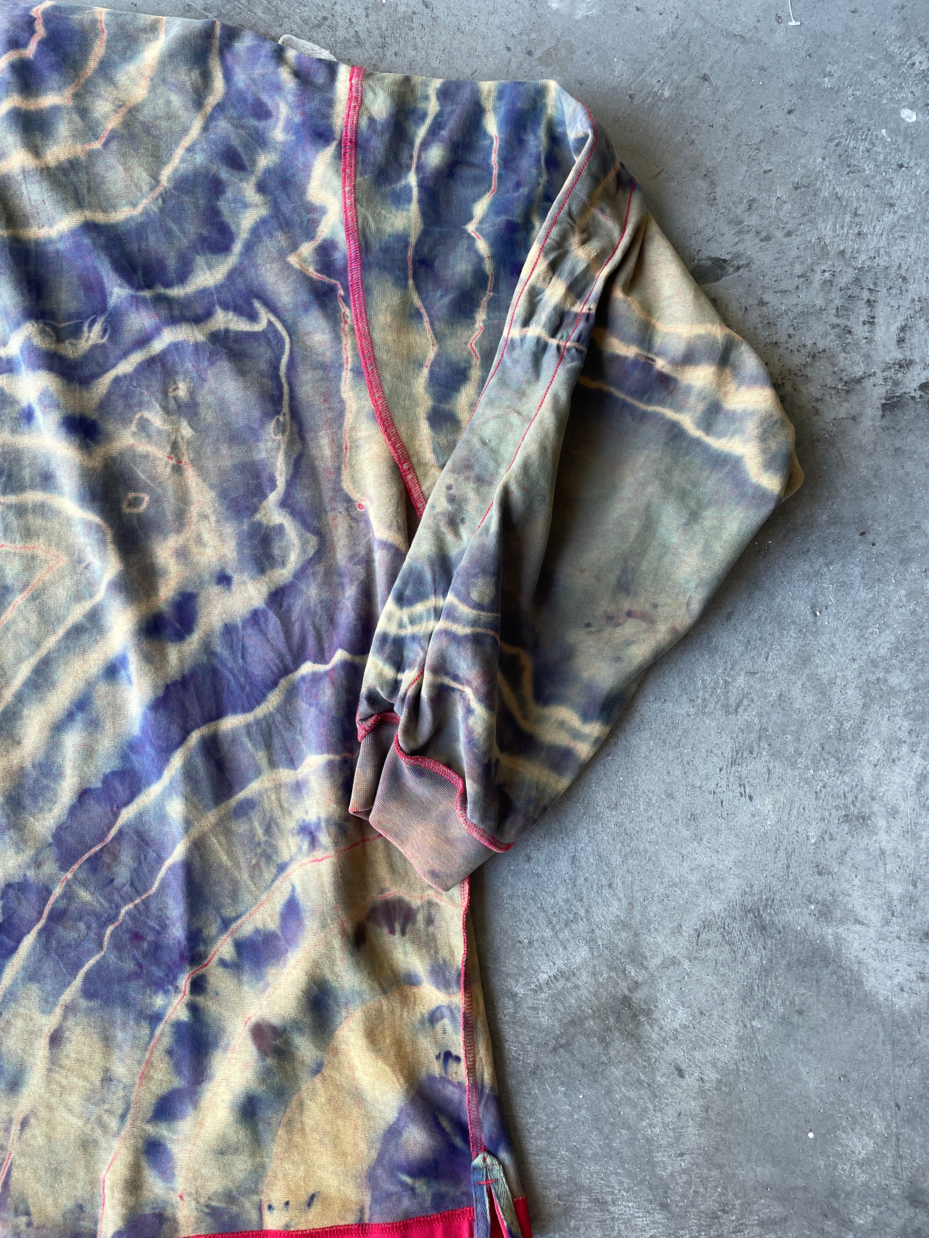 CRAZY adidas Tre-Foil Crewneck Sweatshirt with Tie Dye Lining | One-of-a-Kind Red and Black Sweatshirt | Men's XL