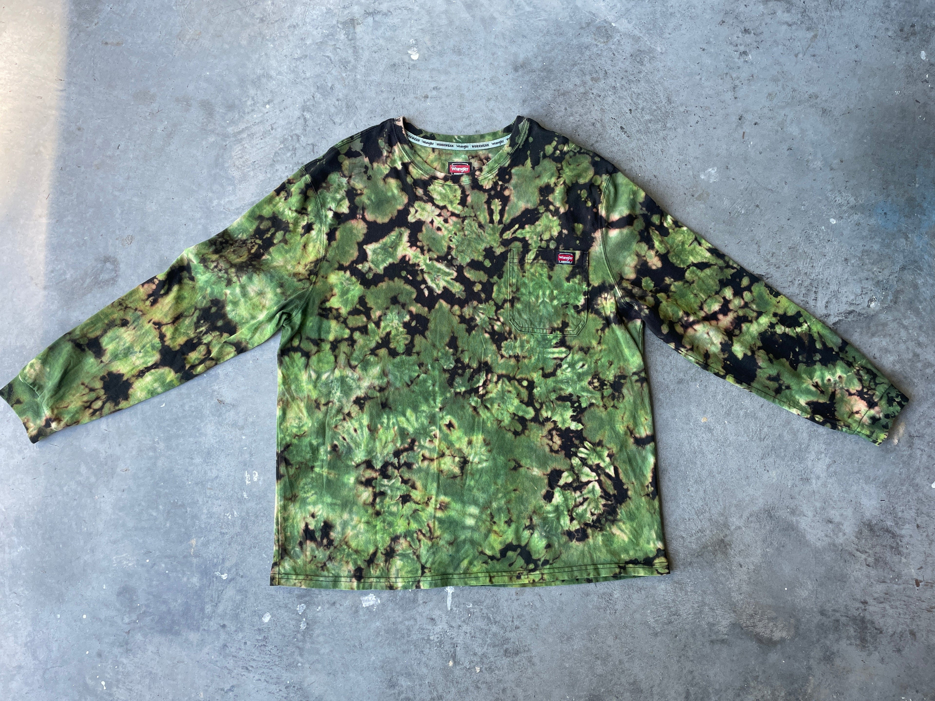 Wrangler Black and Green Long Sleeve Reverse Tie Dyed T-Shirt | One-of-a-Kind | Men's 2XL