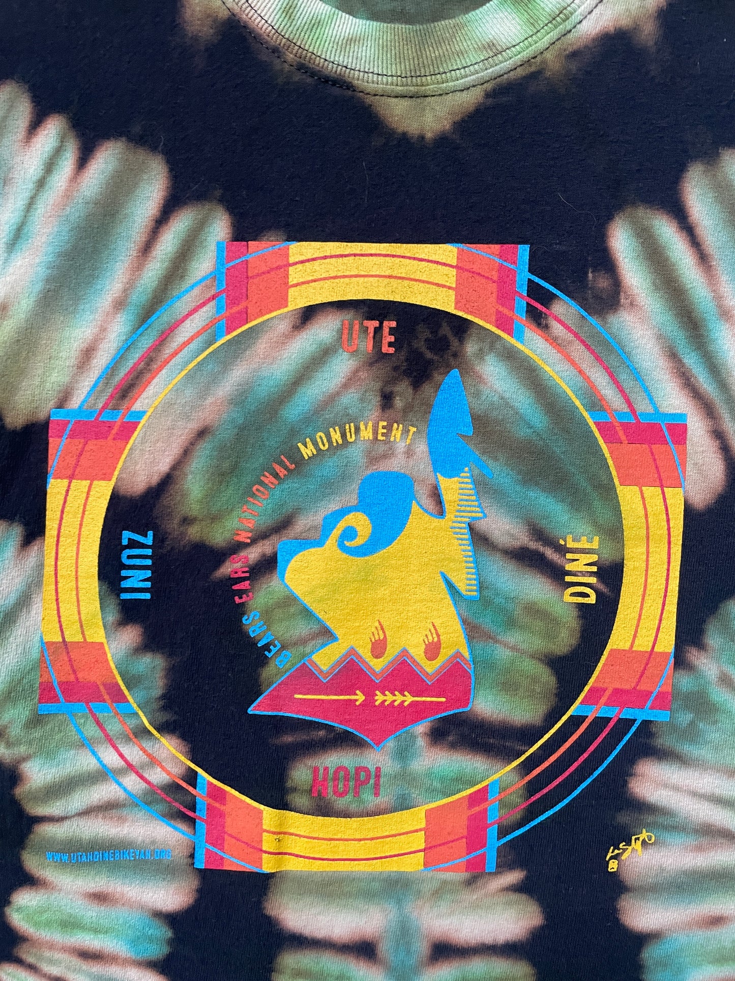 Men's Small Bears Ears Handmade Tie Dye Short Sleeve T-Shirt