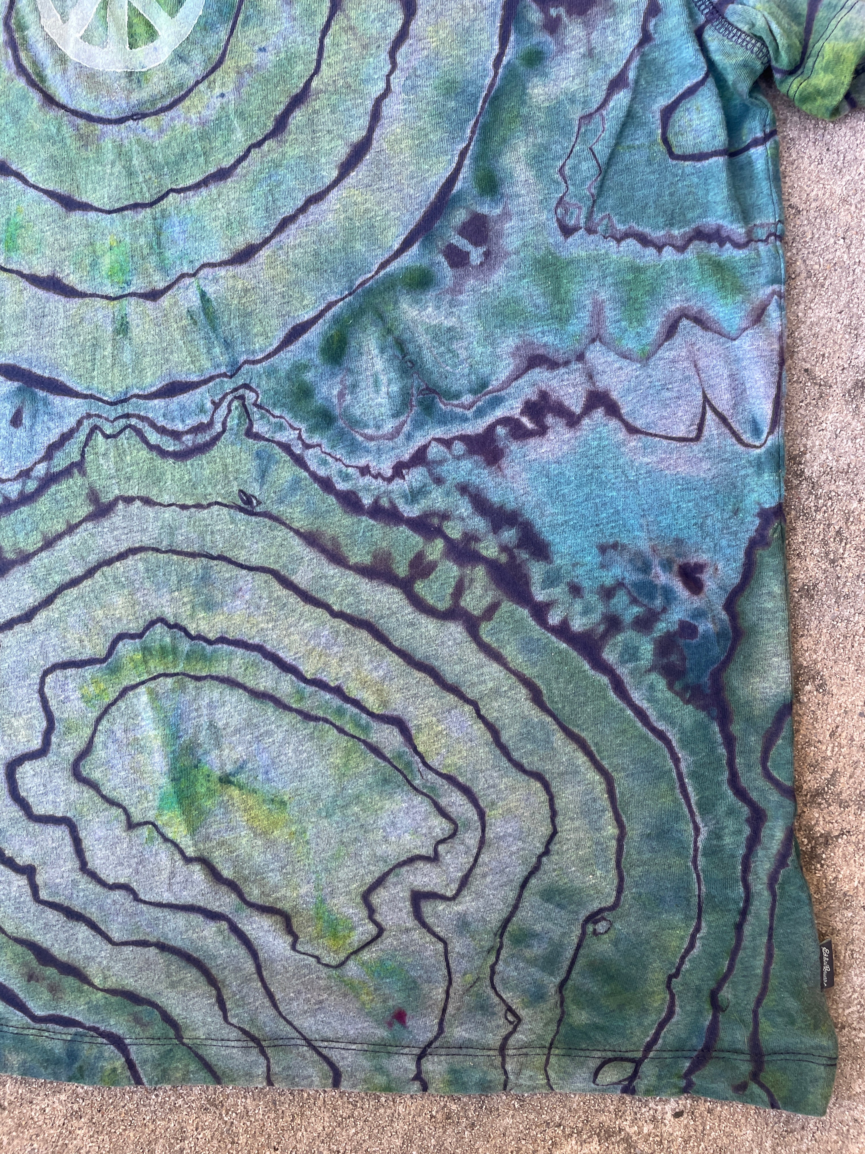 Hand-Printed Peace Sign Short Sleeve Blue and Green Geode Reverse Tie Dye T-Shirt | Men's Size Medium