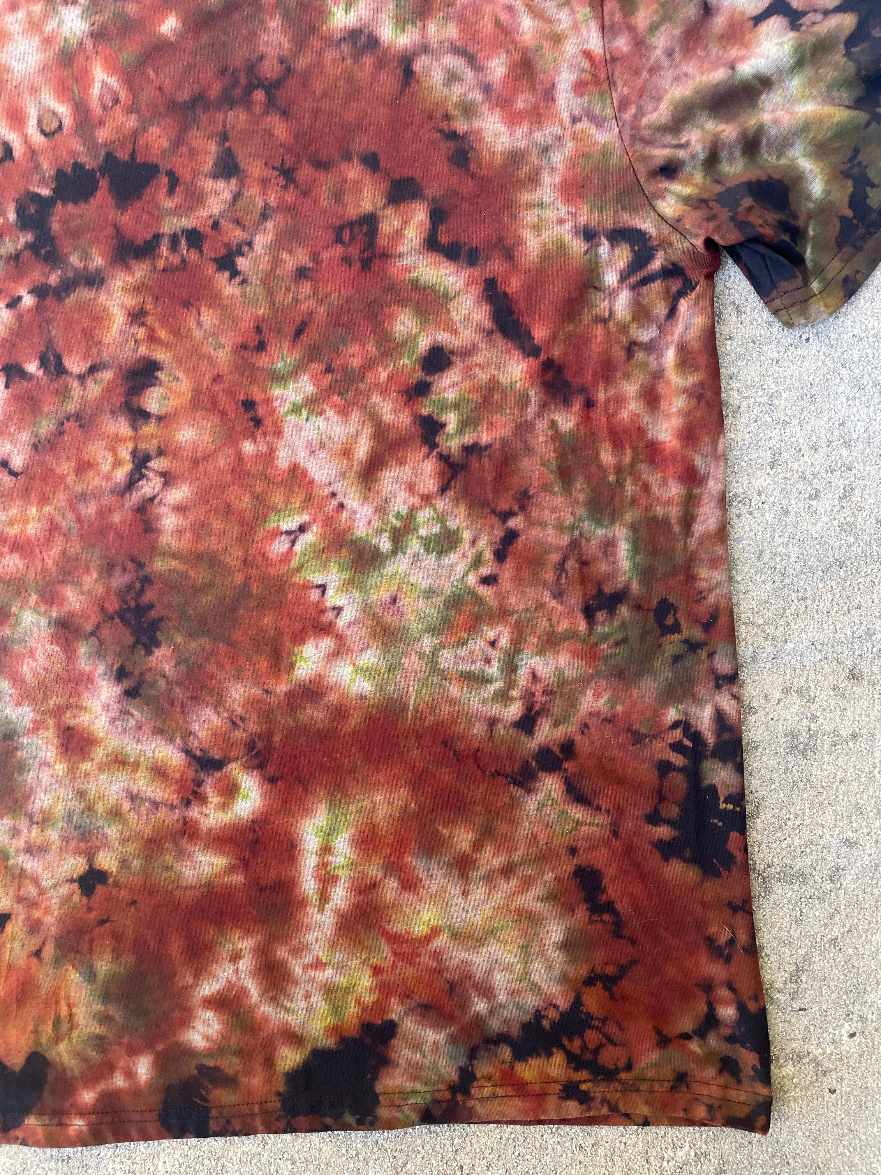 Hand-Printed Skeleton Heart Hands Black and Brown Reverse Tie Dye Short Sleeve T-Shirt | Men's Size Large