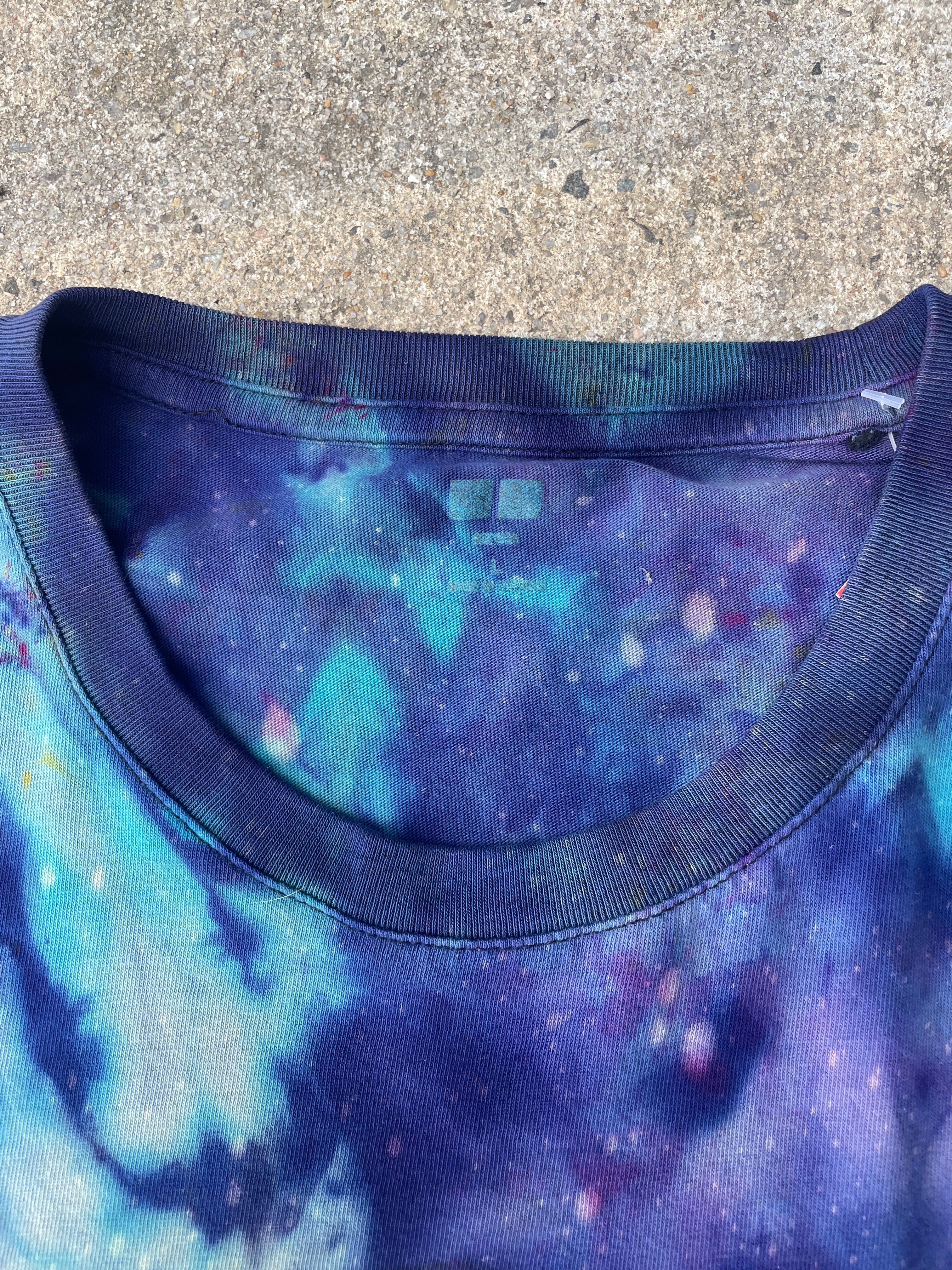 Hand-Printed Alien Purple and Blue Galaxy Dye Short Sleeve T-Shirt | Men's Size Large