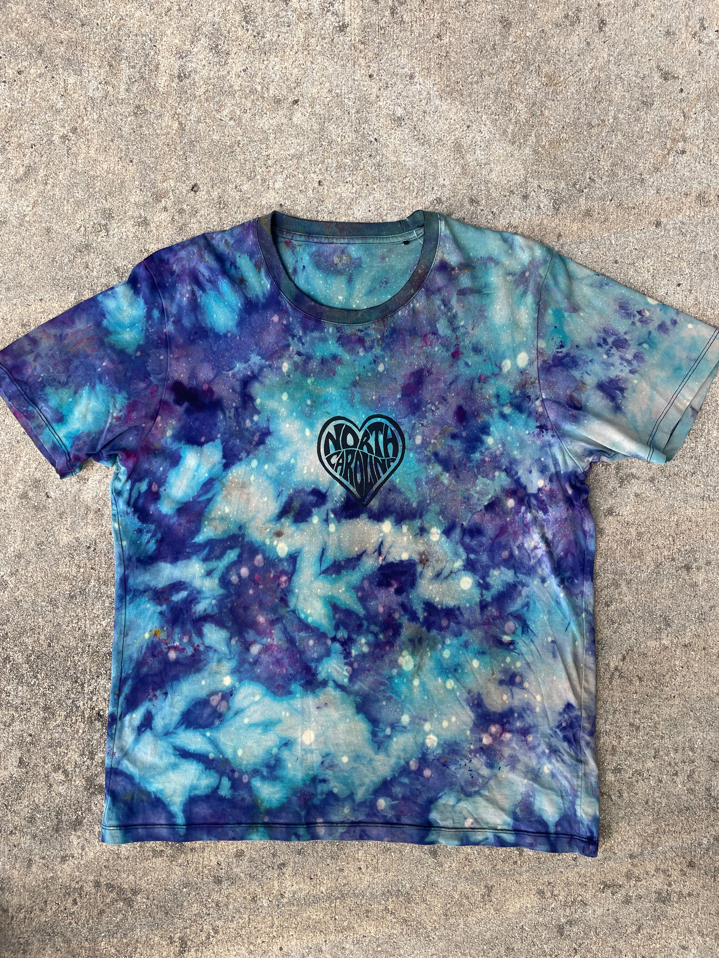 Hand-Printed North Carolina Purple and Blue Galaxy Dye Short Sleeve T-Shirt | Men's Size Large