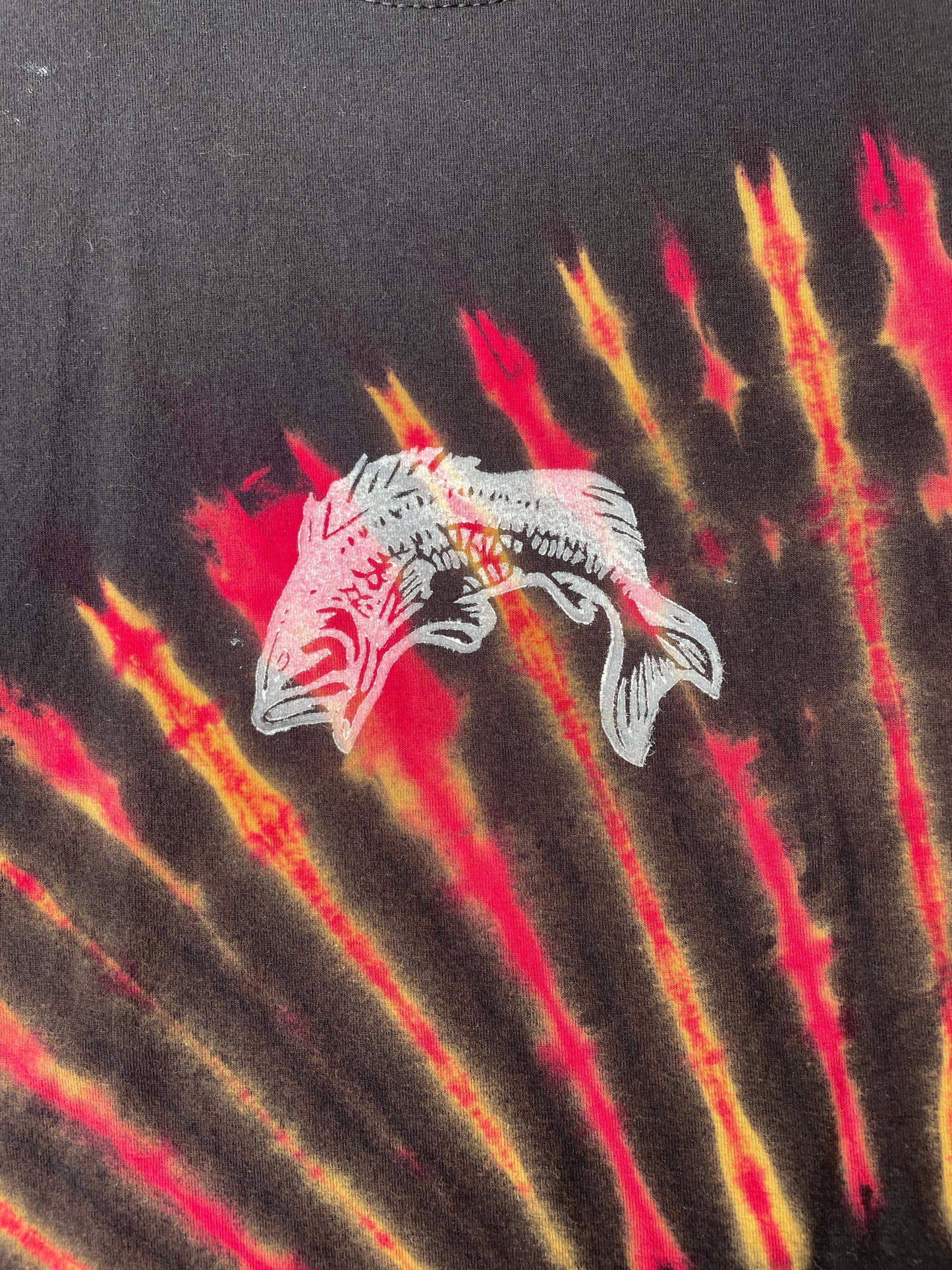 Hand-Printed Largemouth Bass Black and Red Spiral Reverse Tie Dye Short Sleeve T-Shirt | Men's Size XL