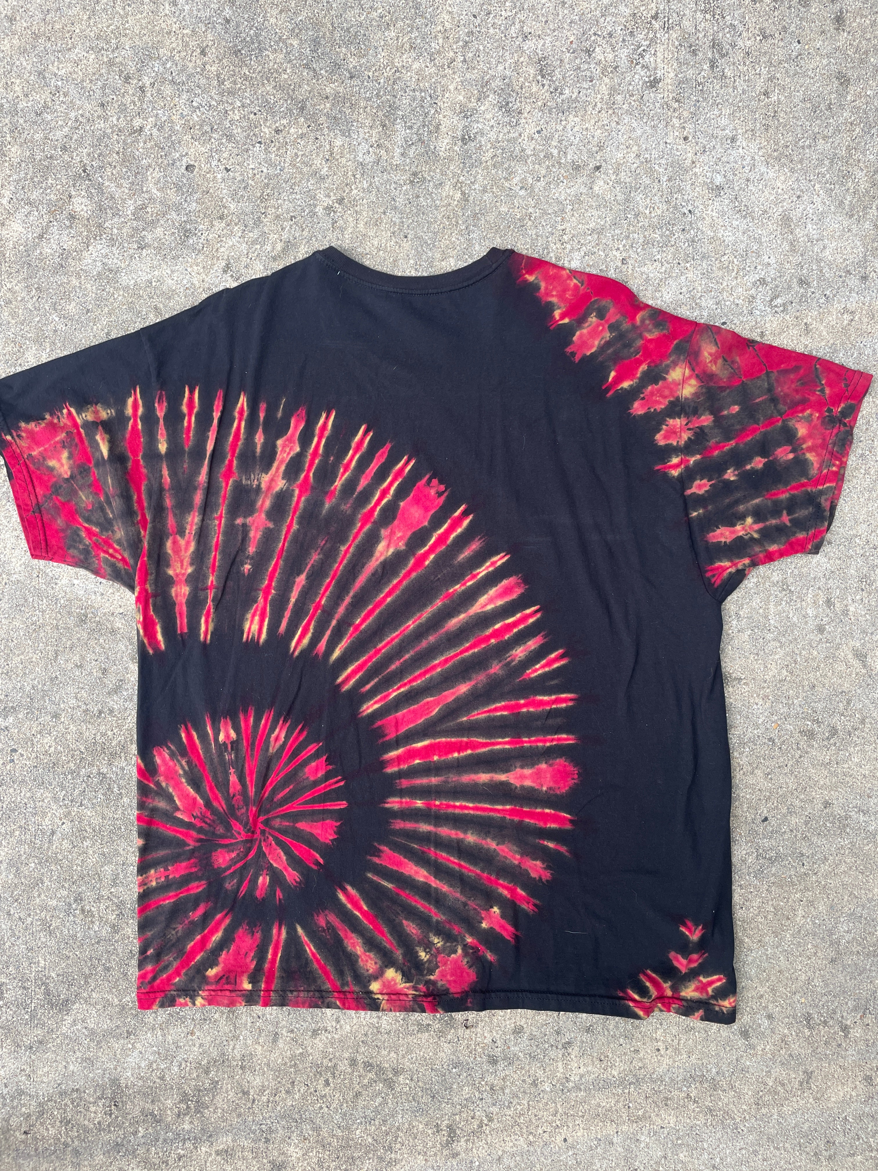 Hand-Printed Largemouth Bass Black and Red Spiral Reverse Tie Dye Short Sleeve T-Shirt | Men's Size XL