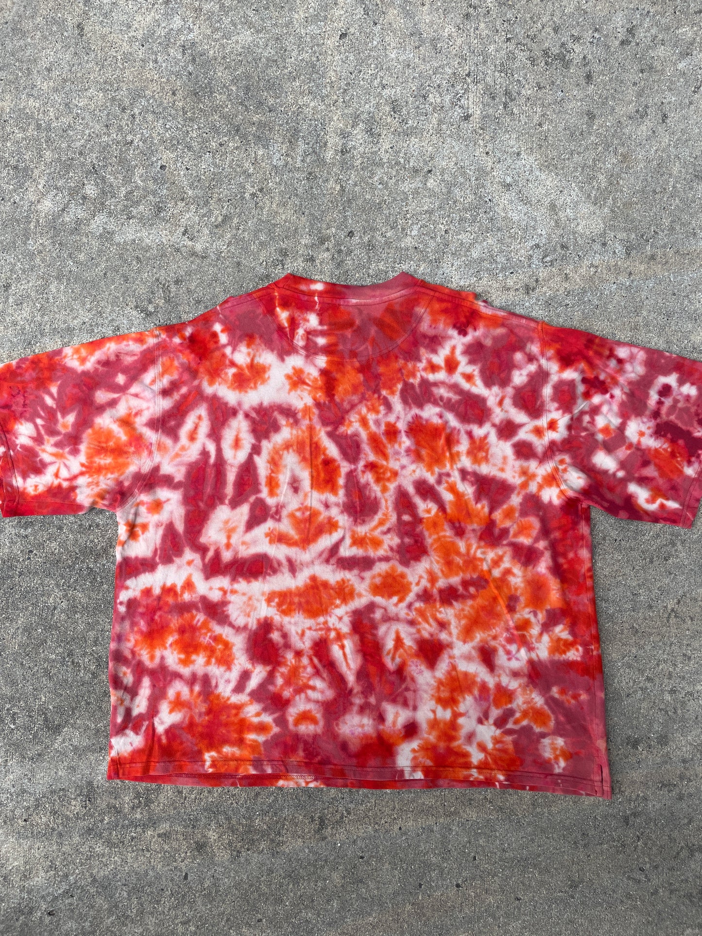 Hand-Printed Largemouth Red and Orange Tie Dye Short Sleeve T-Shirt | Men's Size XL