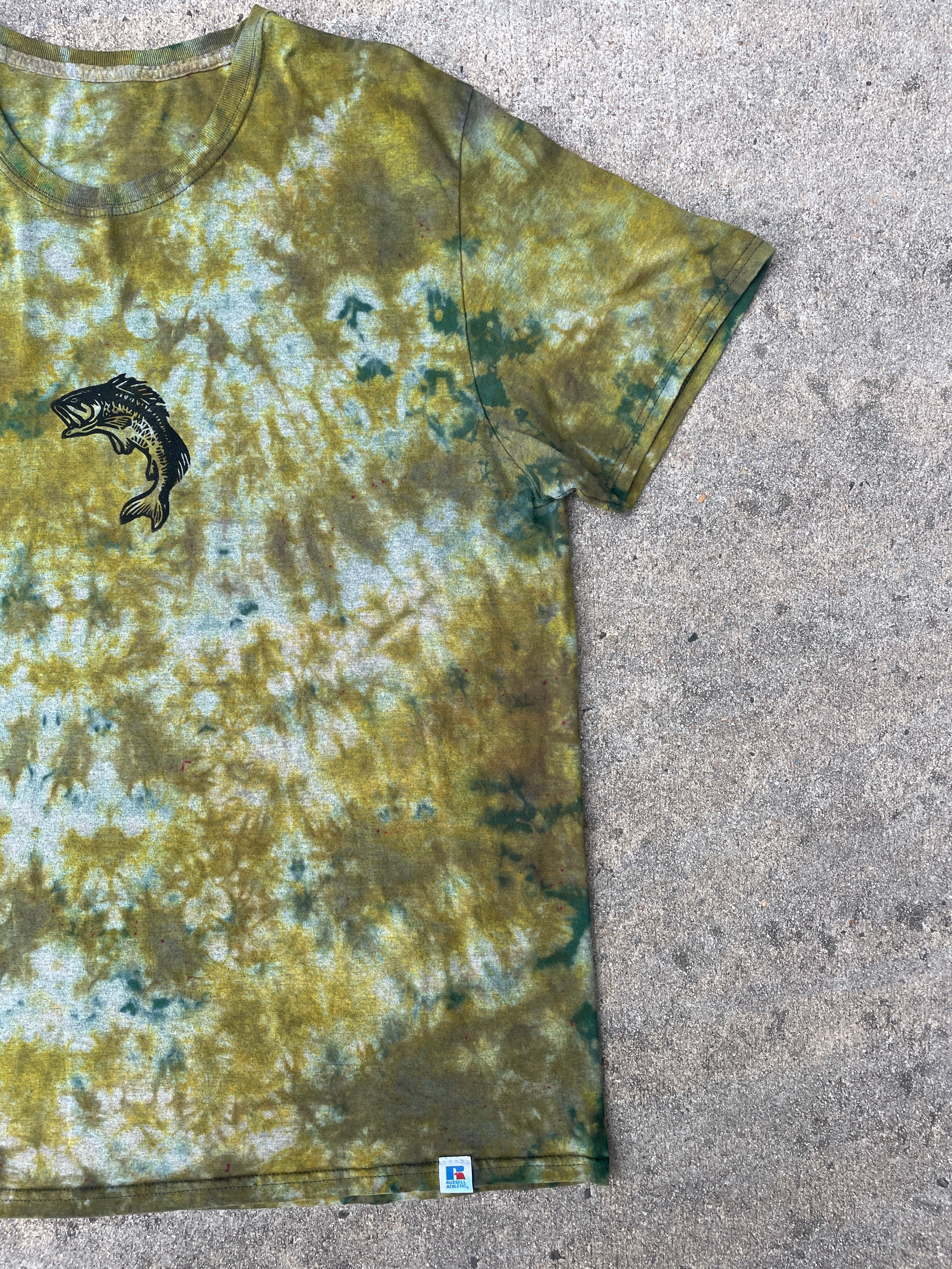 Hand-Printed Largemouth Bass Green and Gray Reverse Tie Dye Short Sleeve T-Shirt | Men's Size XL