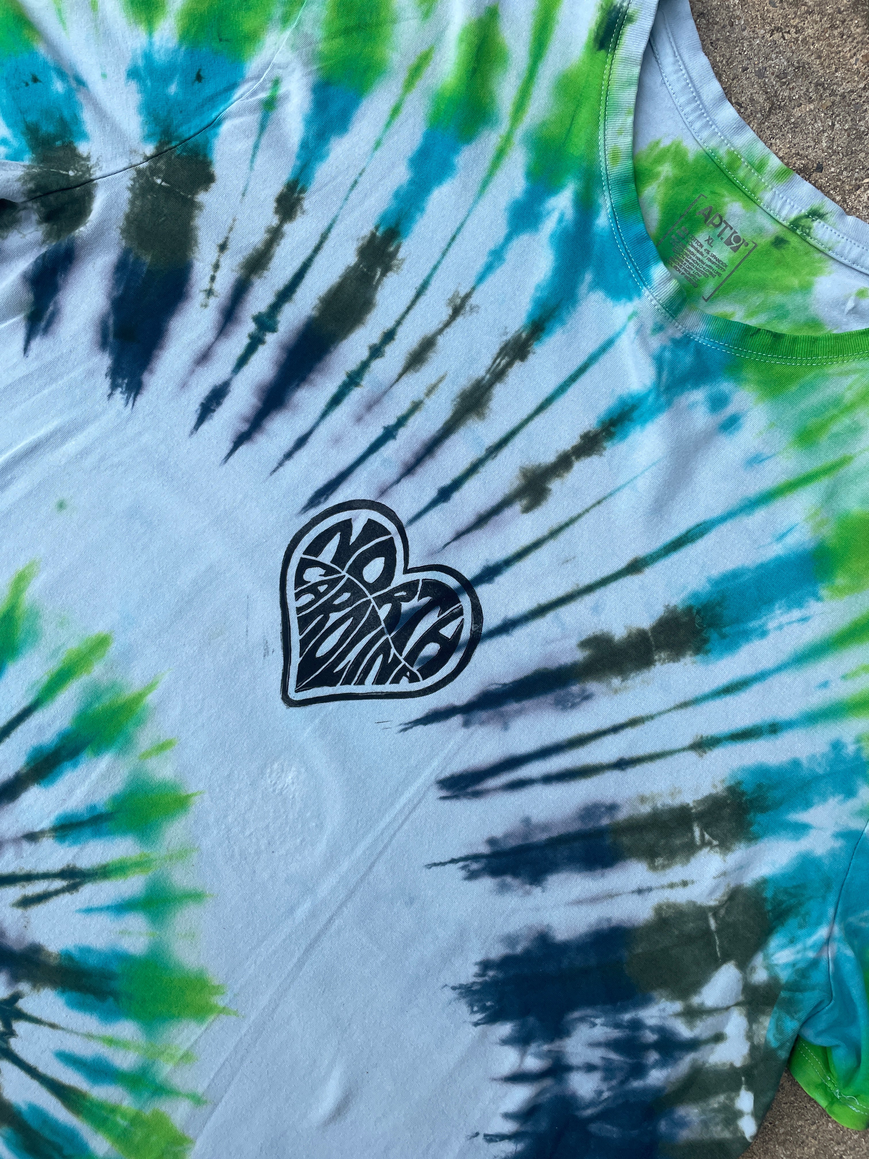 Hand-Printed North Carolina Green and Blue Spiral Tie Dye Short Sleeve T-Shirt | Men's Size XL