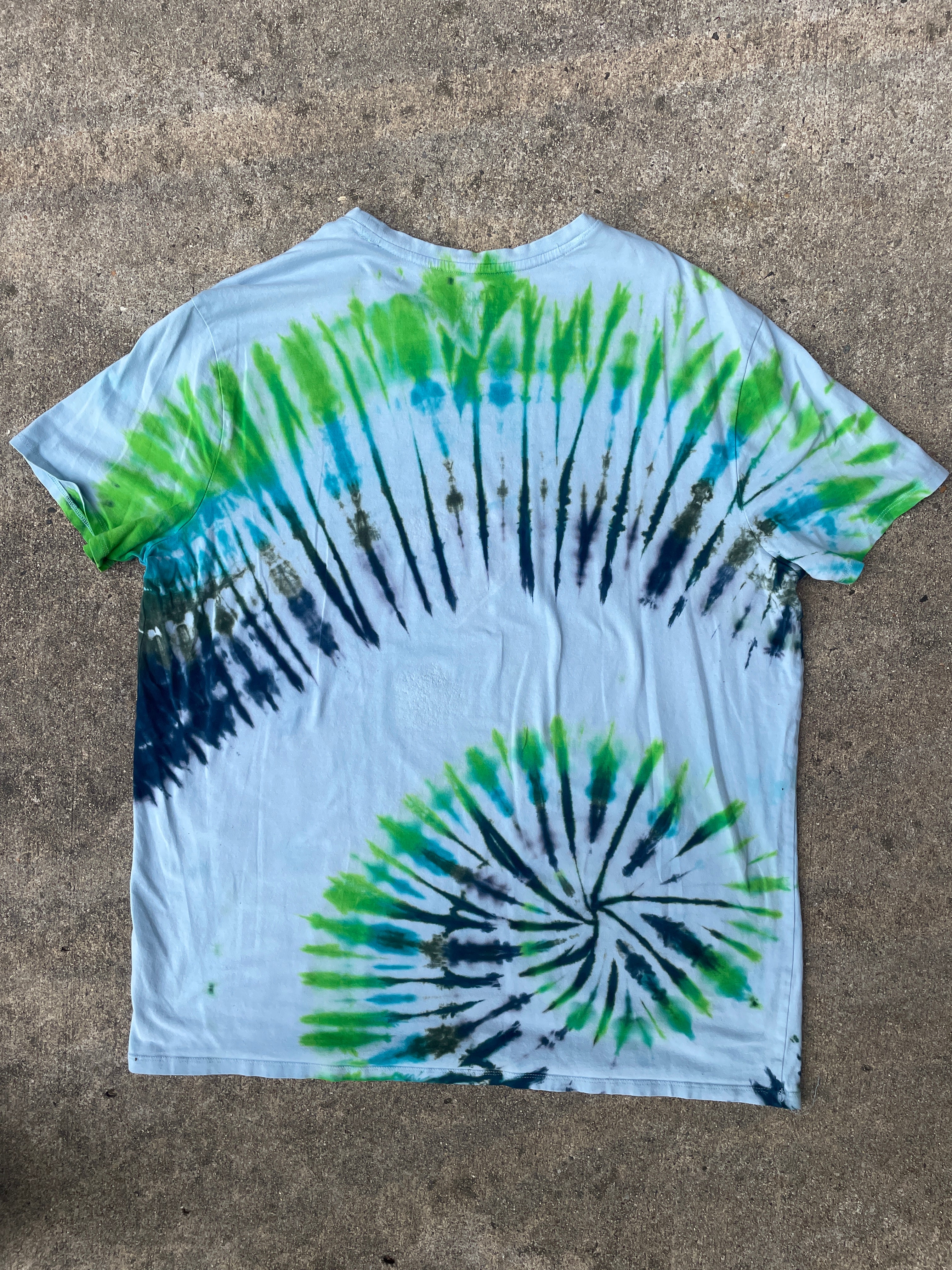 Hand-Printed North Carolina Green and Blue Spiral Tie Dye Short Sleeve T-Shirt | Men's Size XL