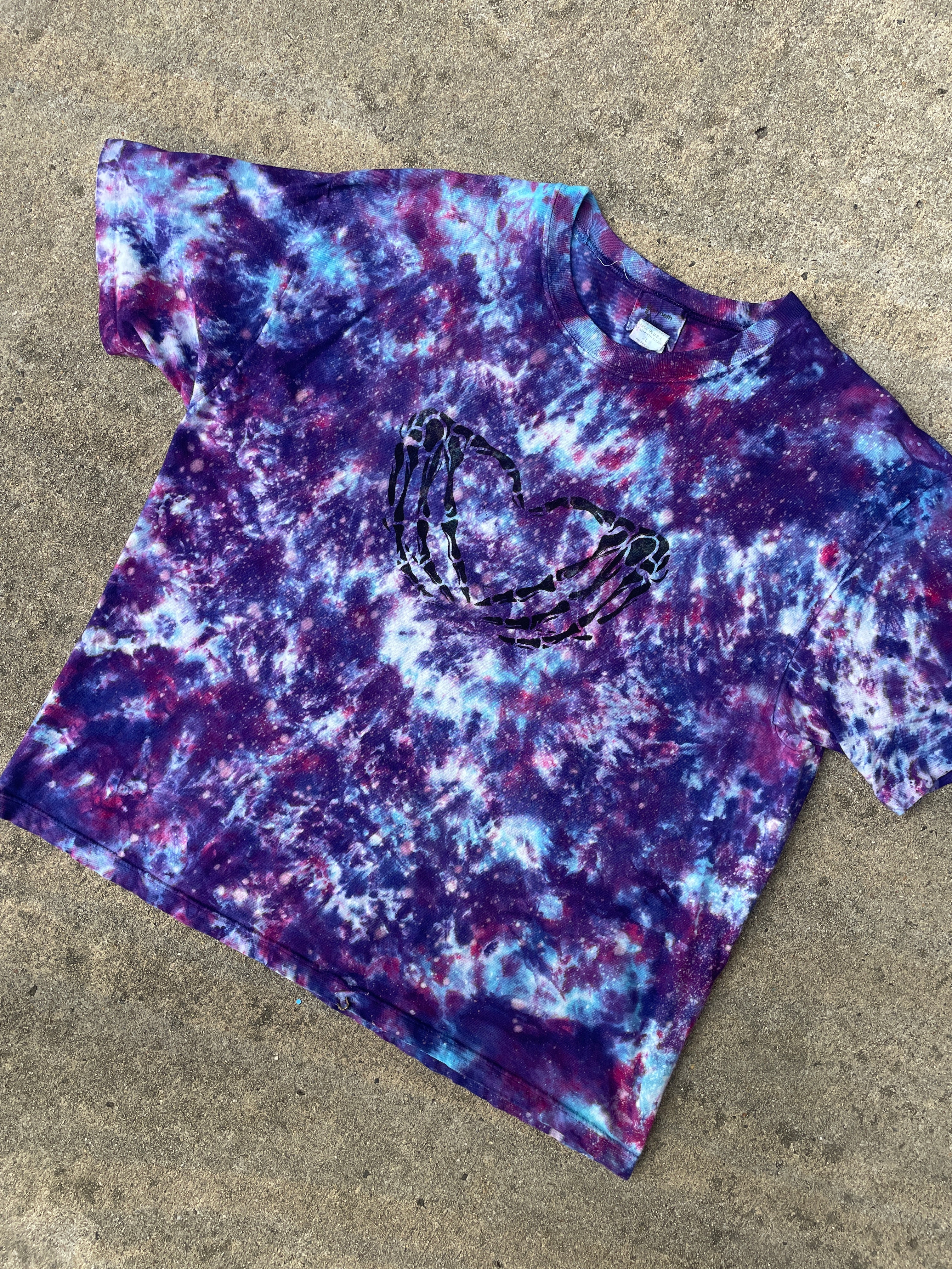 Hand-Printed Skeleton Heart Hands Blue and Purple Tie Dye Short Sleeve T-Shirt | Men's Size XL