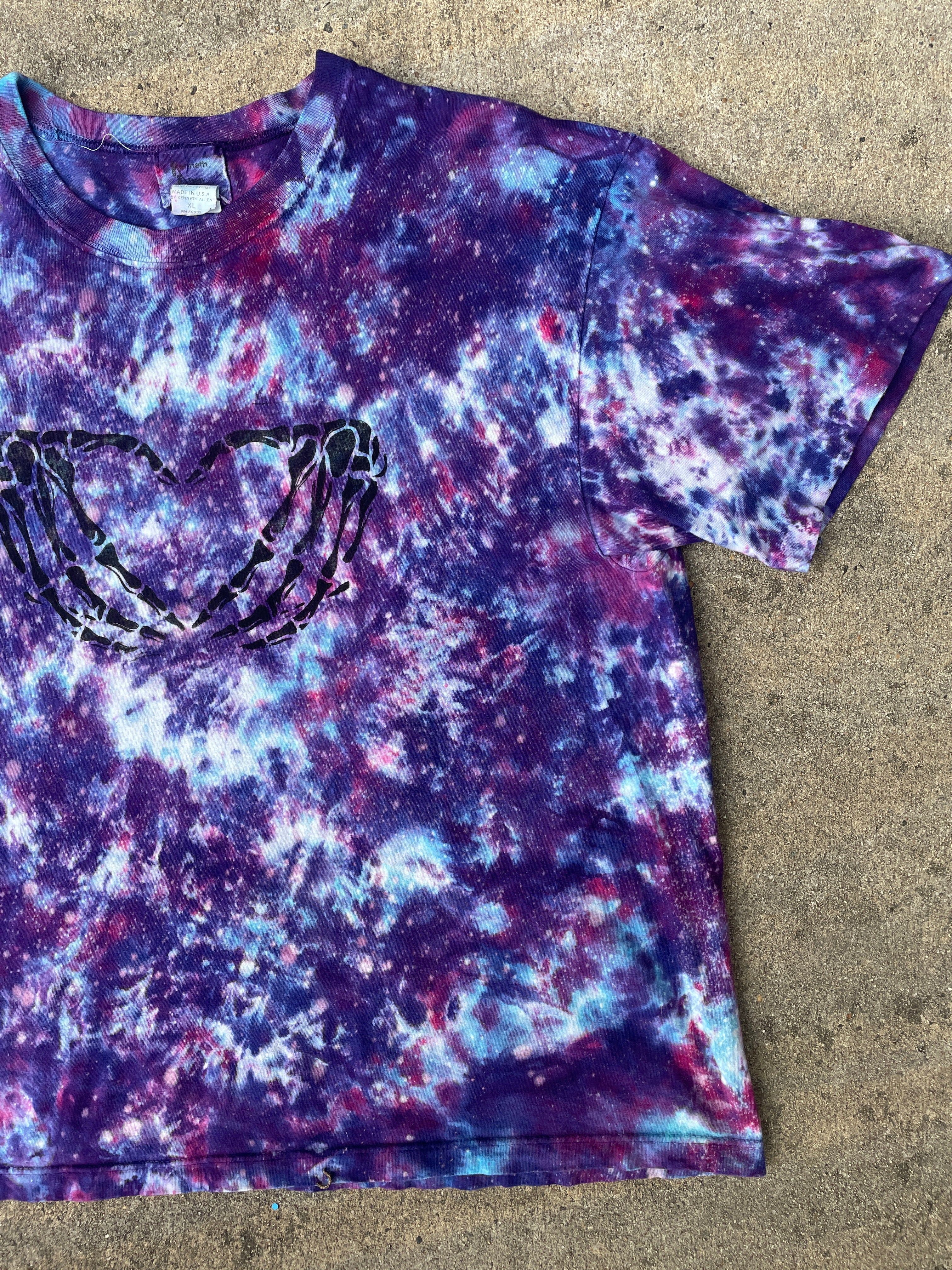 Hand-Printed Skeleton Heart Hands Blue and Purple Tie Dye Short Sleeve T-Shirt | Men's Size XL