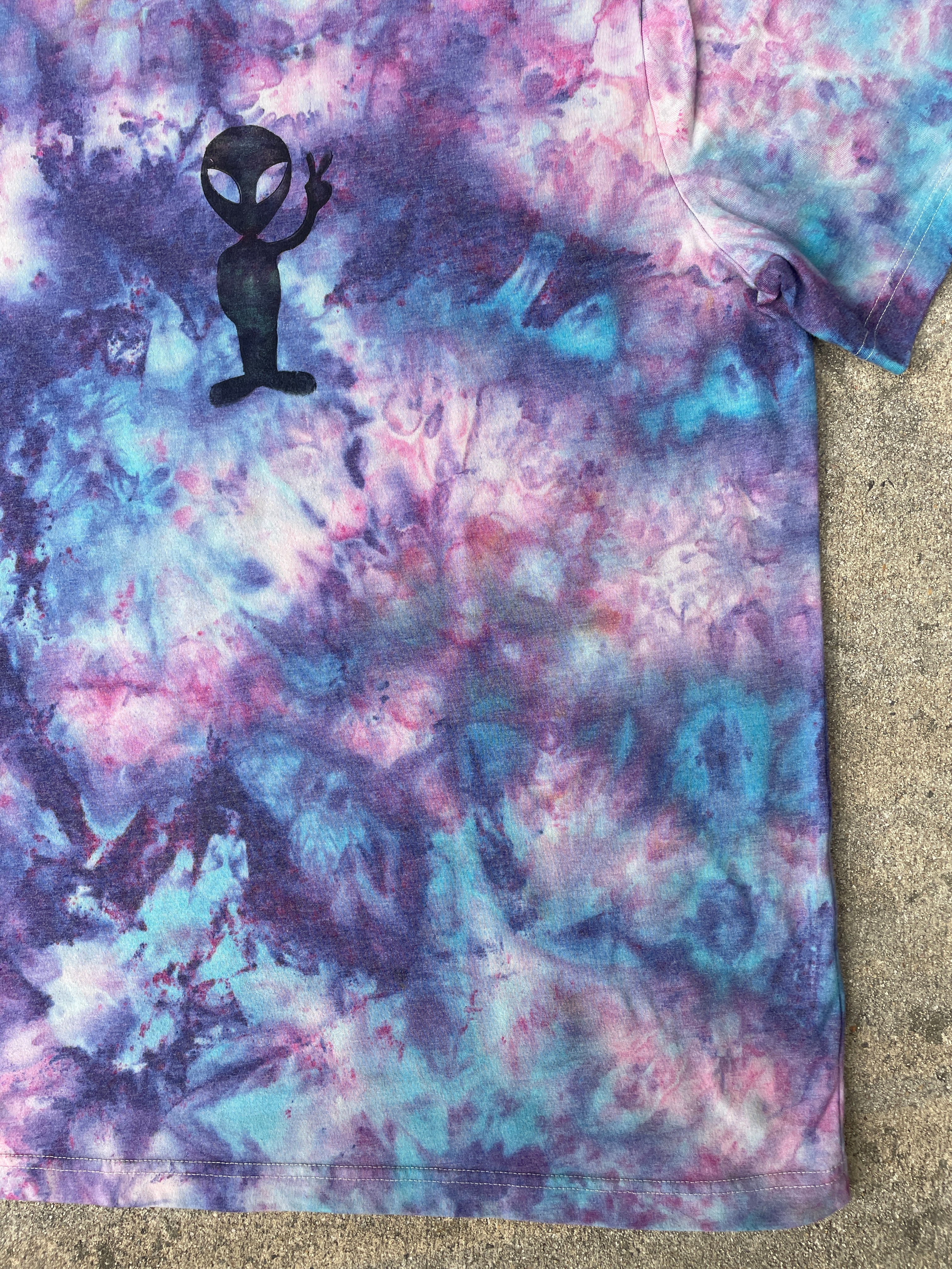 Hand-Printed Alien Blue and Purple Galaxy Dye Short Sleeve T-Shirt | Men's Size XL