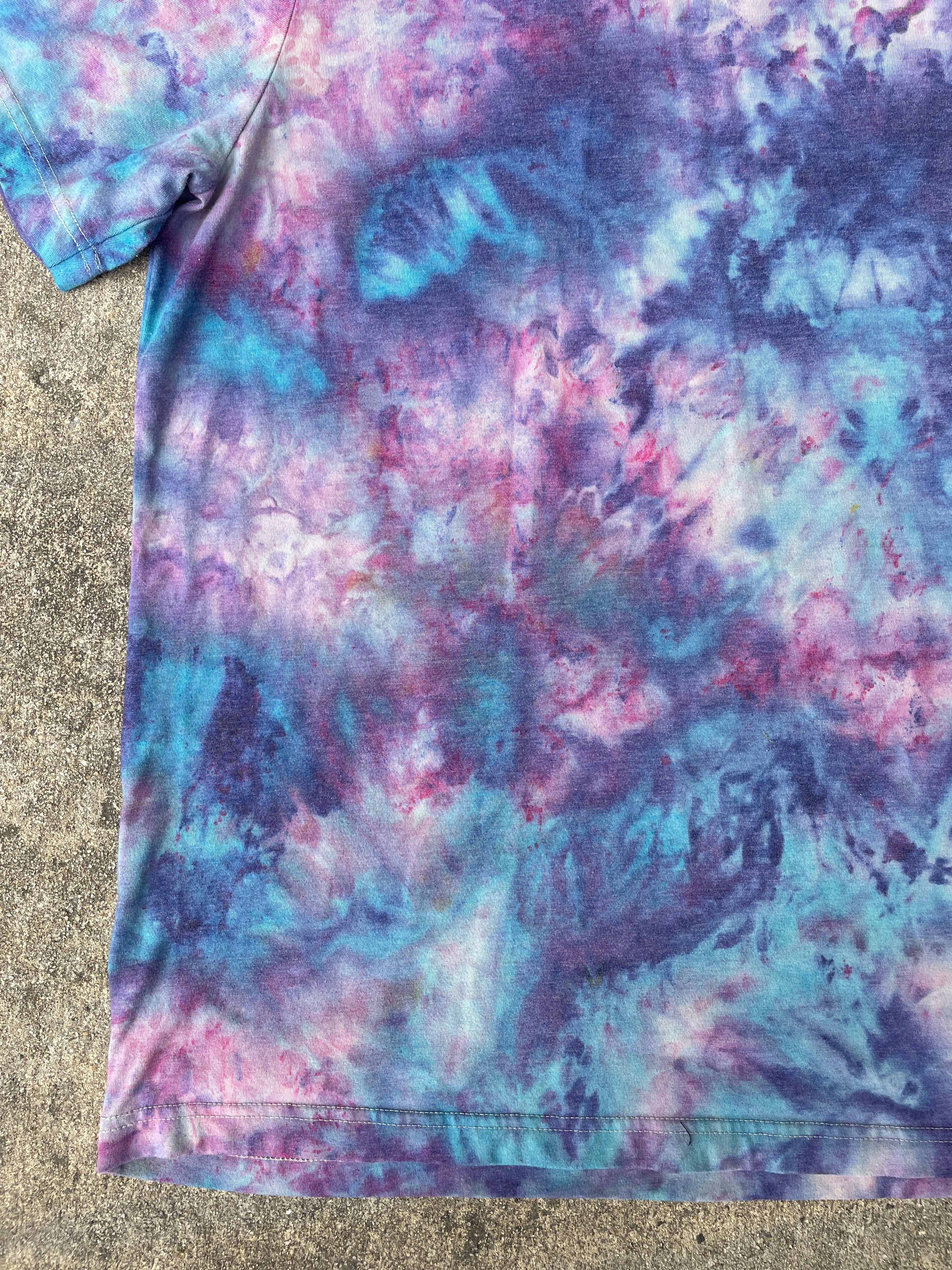 Hand-Printed Alien Blue and Purple Galaxy Dye Short Sleeve T-Shirt | Men's Size XL