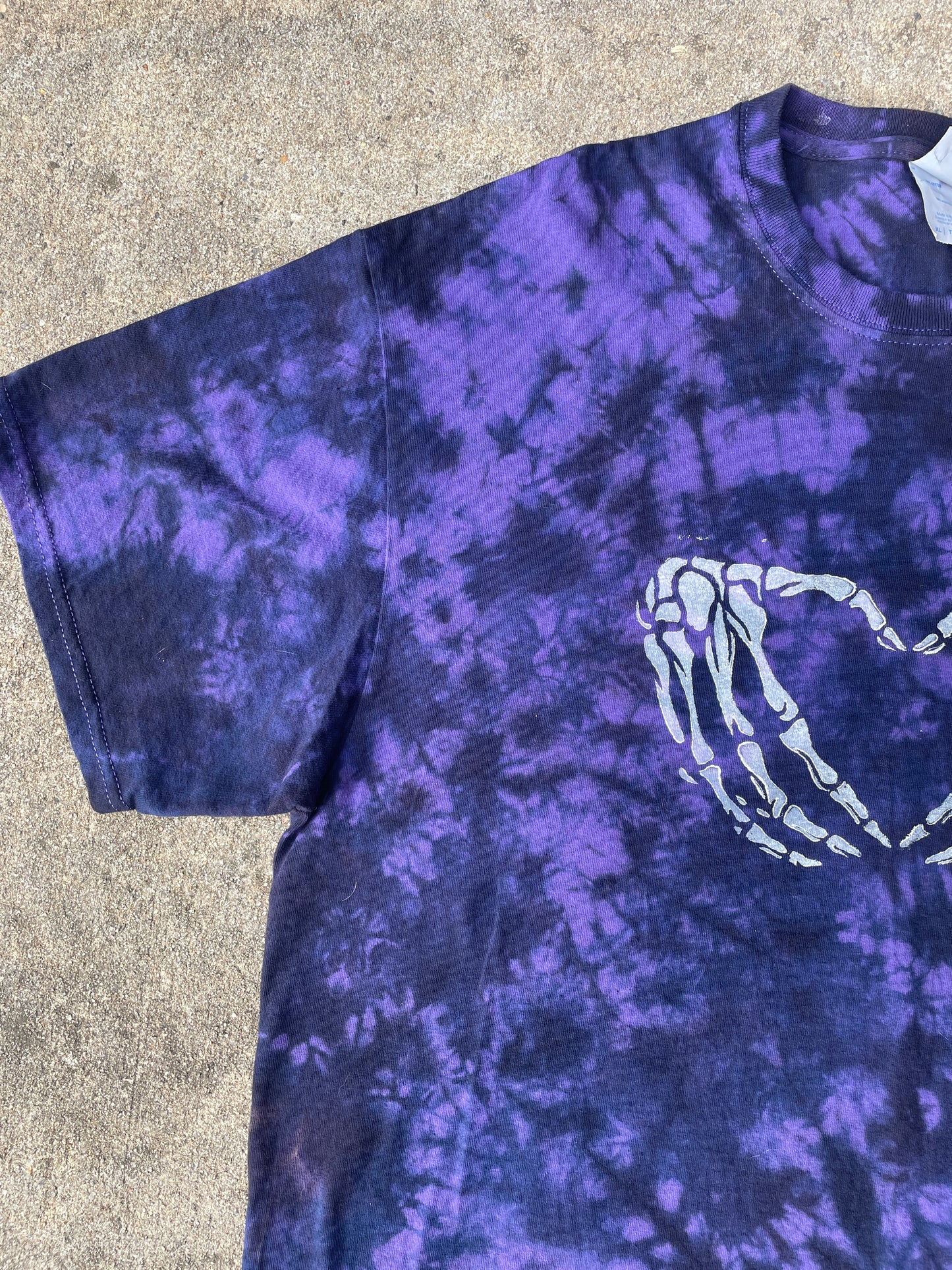Hand-Printed Skeleton Heart Hands Black and Purple Tie Dye Short Sleeve T-Shirt | Men's Size XL
