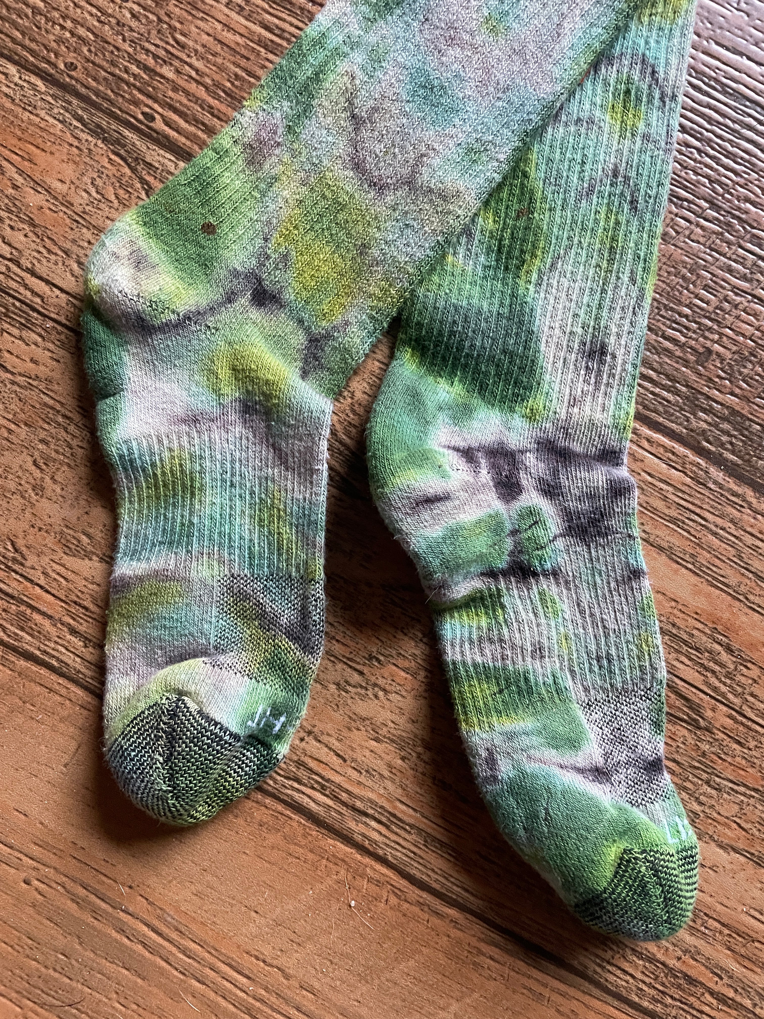 Green and Black Acid Dye Socks | One-of-a-Kind Nike Dri-FIT Everyday Plus Training Socks | Size Medium (Men's 6-8/Women's 6-10)