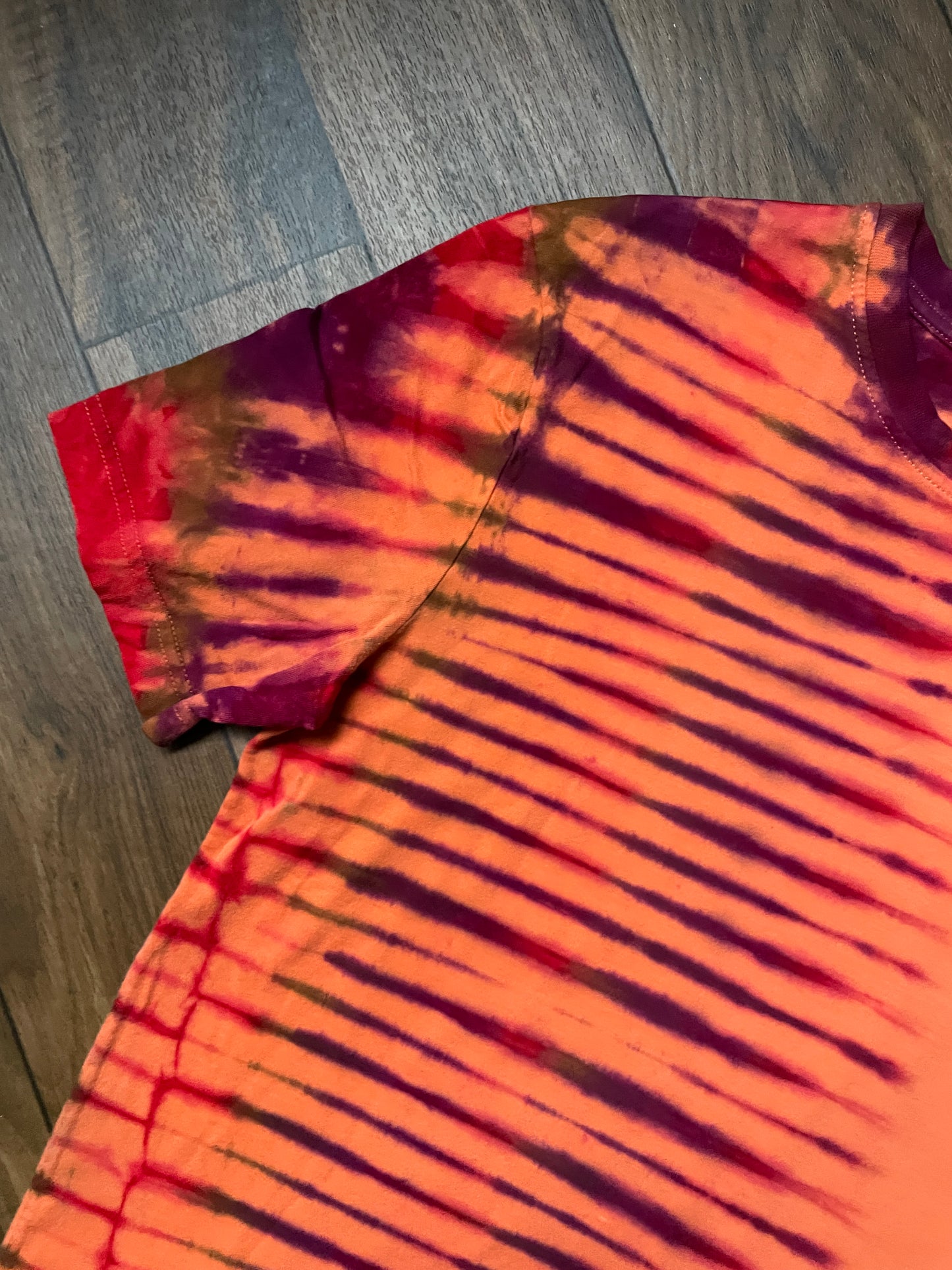 Men's Medium Climbing Carabiner Tie Dye Short Sleeve T-Shirt