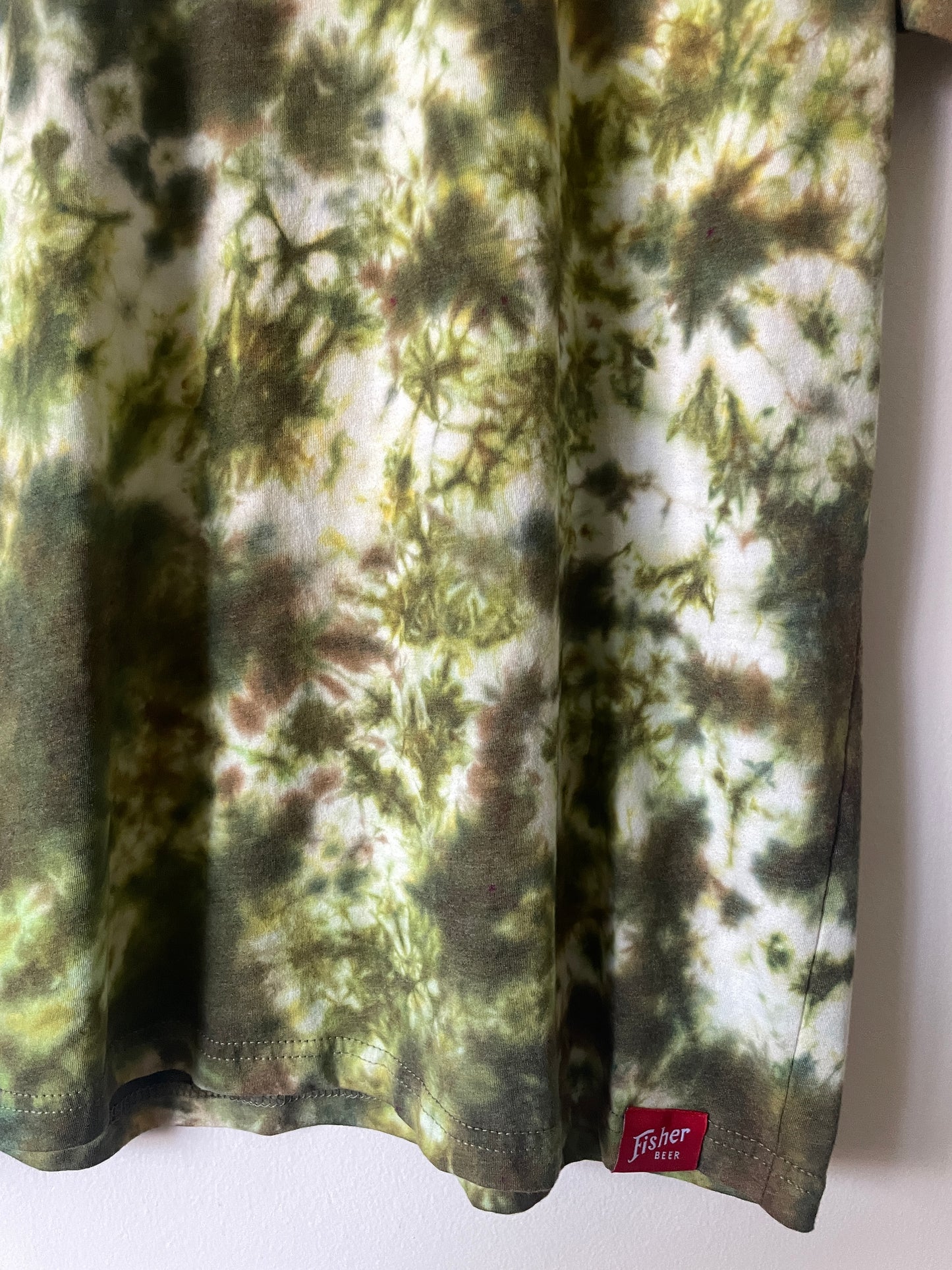 Large Men’s Fisher Beer Handmade Reverse Tie Dye Short Sleeve T-Shirt | One-Of-a-Kind Upcycled Green, Yellow, and White Tie Dye Top