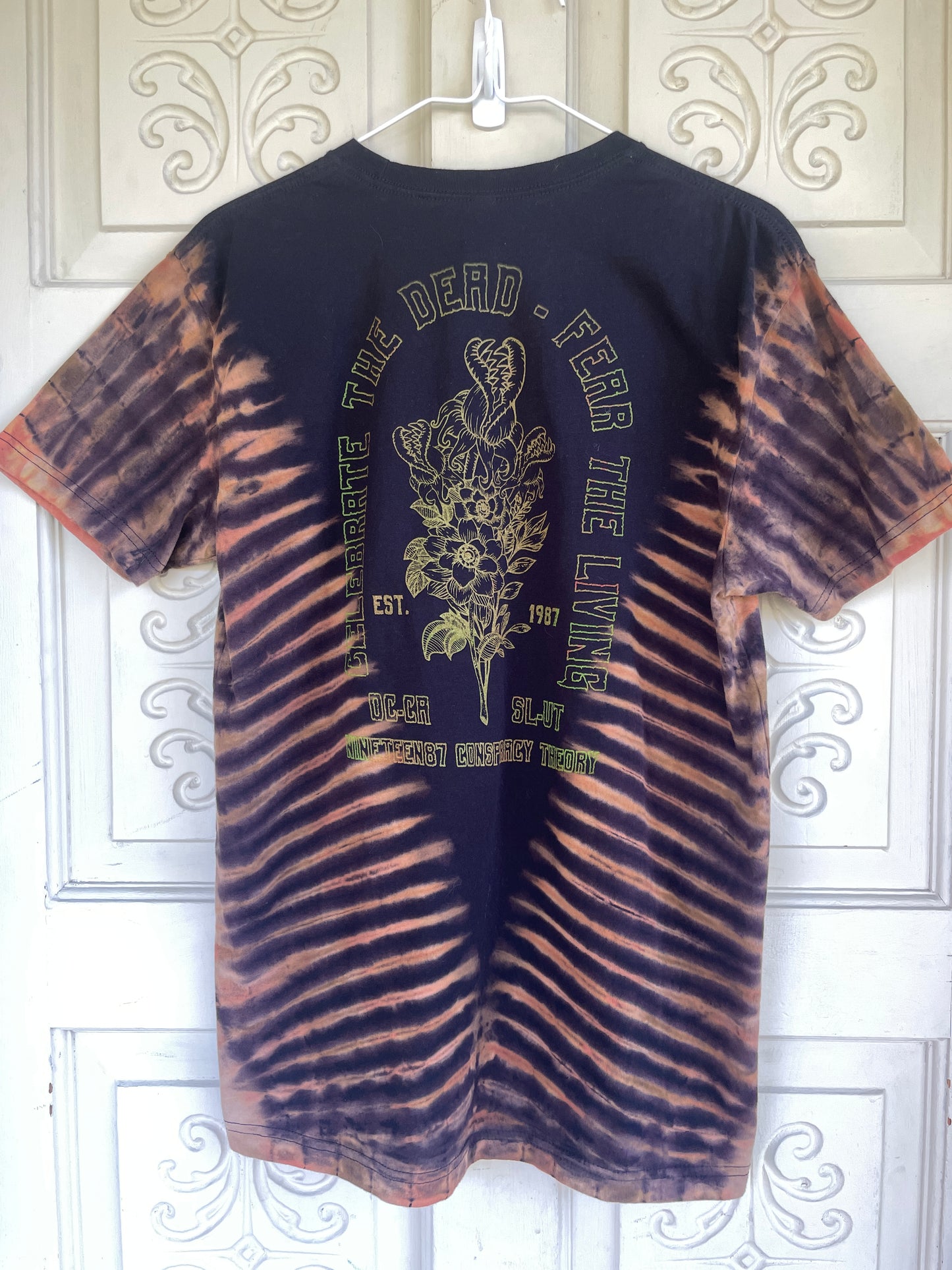 Medium Men's Venus Fly Trap Death Bouquet Handmade Tie Dye T-Shirt | One-Of-a-Kind Upcycled Black and Brown/Green Short Sleeve Shirt