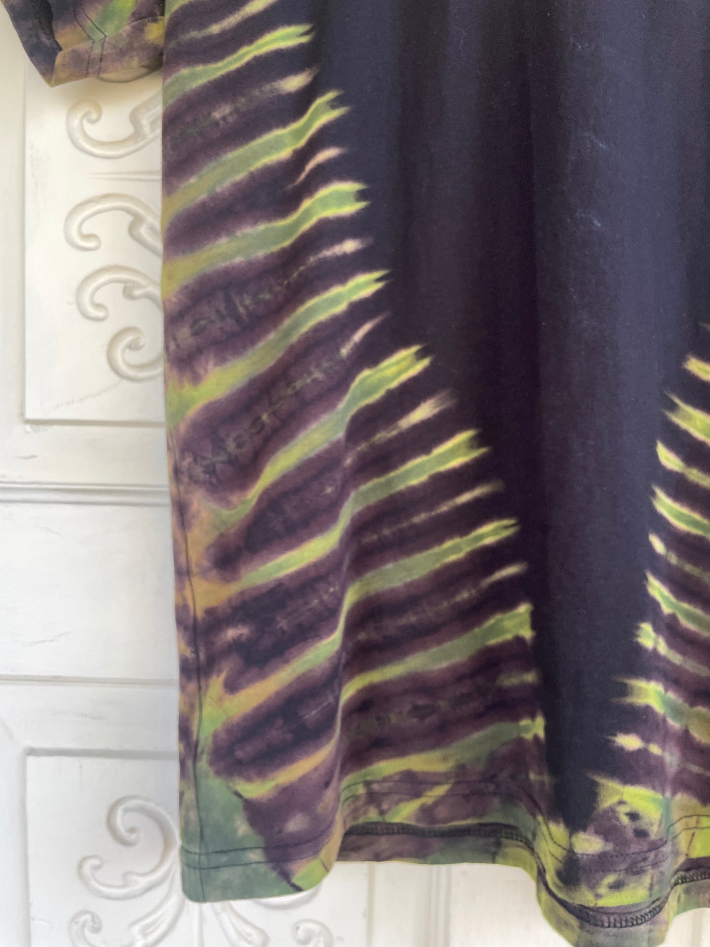 Medium Men's Venus Fly Trap Death Bouquet Handmade Tie Dye T-Shirt | One-Of-a-Kind Upcycled Black and Green Short Sleeve Shirt