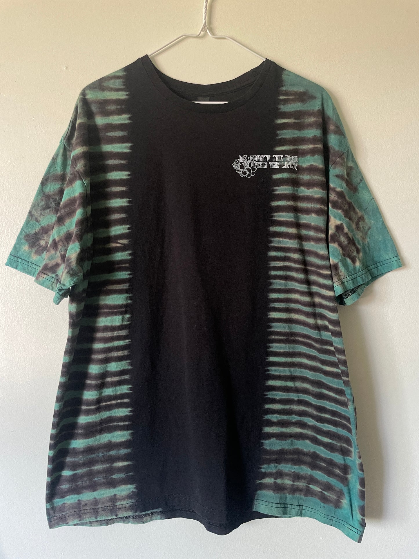 2XL Men's Venus Fly Trap Death Bouquet Handmade Tie Dye T-Shirt | One-Of-a-Kind Upcycled Black and Blue Short Sleeve Shirt