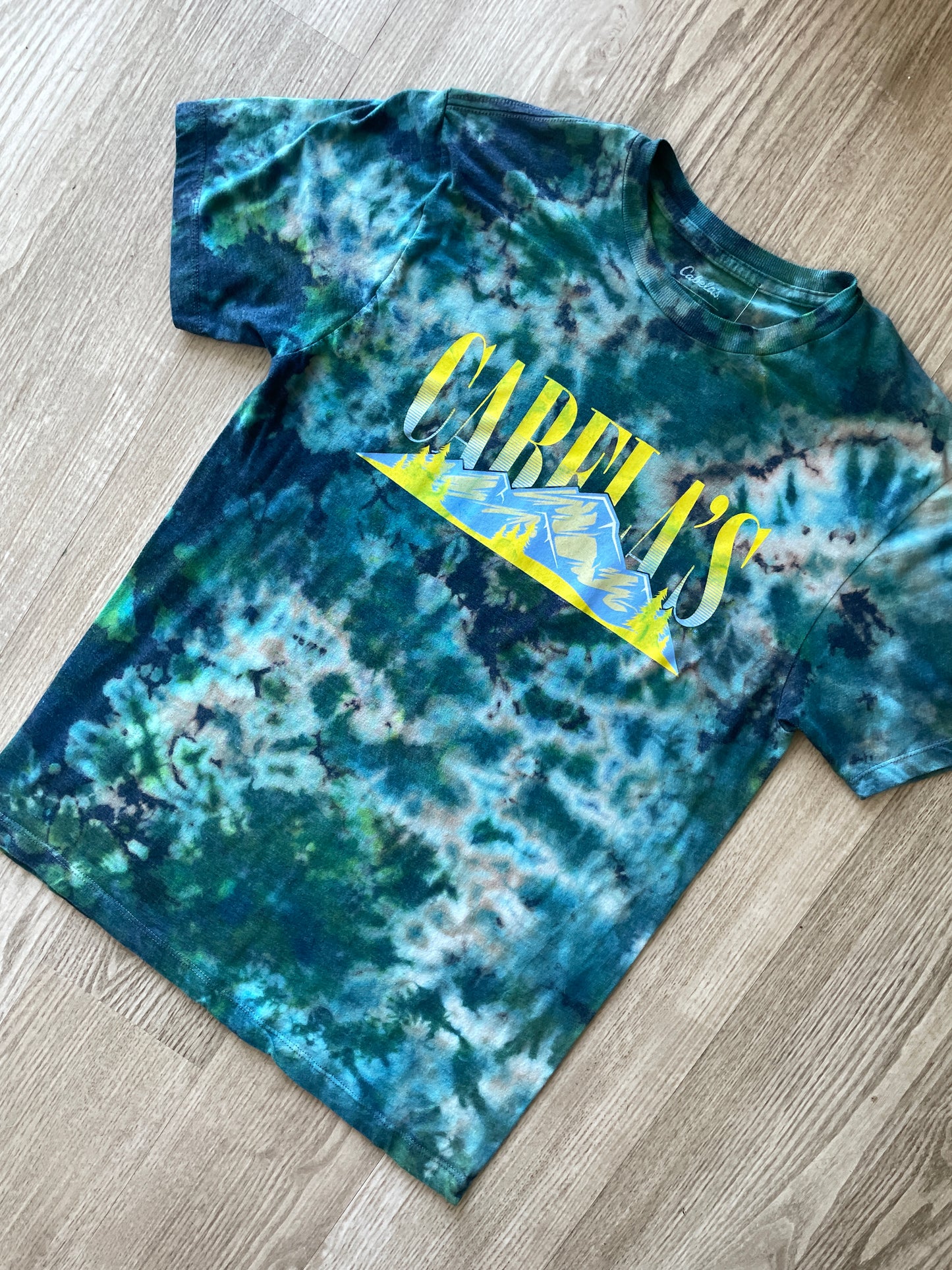 MEDIUM Men’s Cabela's Reverse Tie Dye Short Sleeve T-Shirt | One-Of-a-Kind Upcycled Blue and Green Crumpled Top