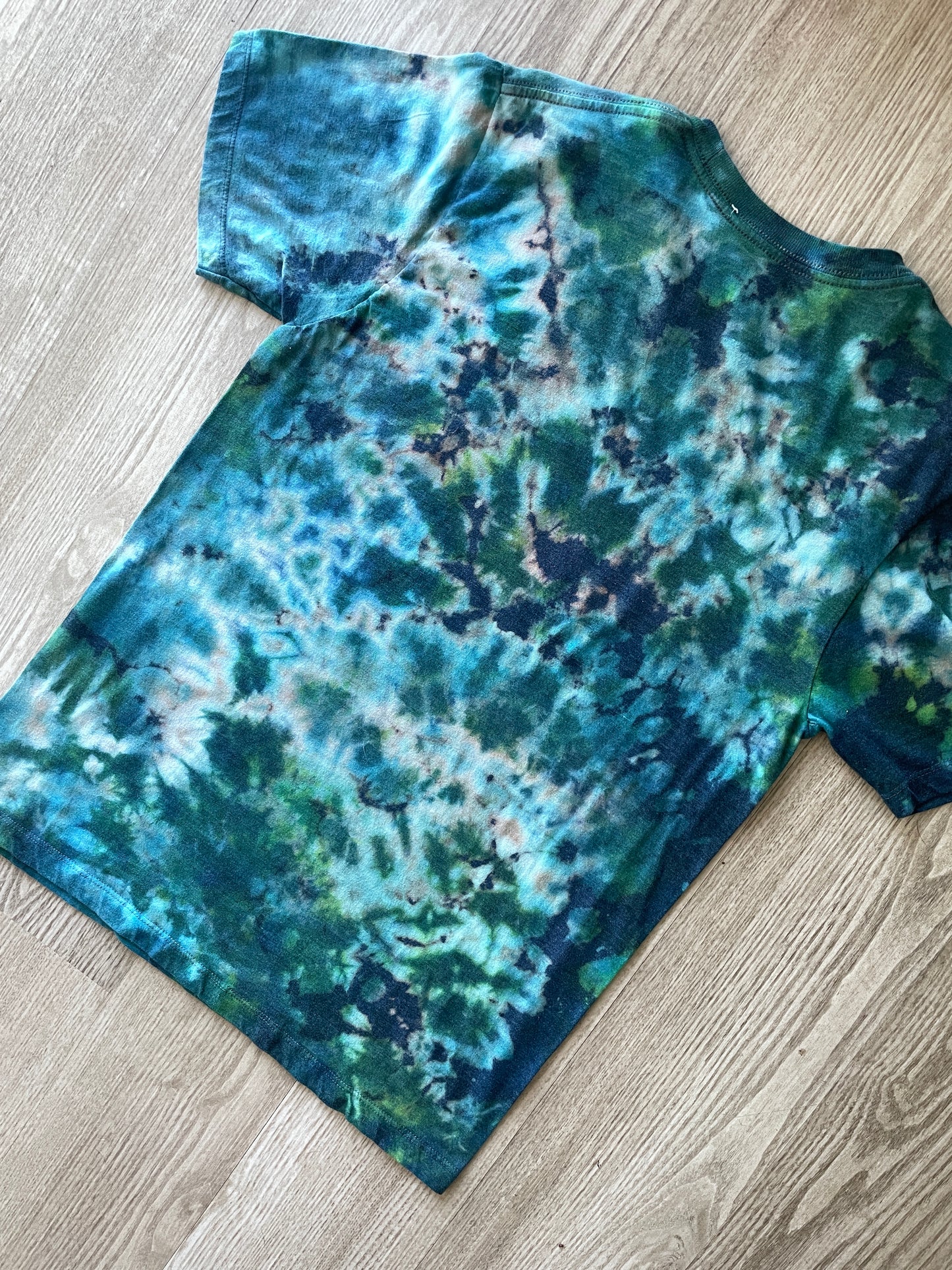 MEDIUM Men’s Cabela's Reverse Tie Dye Short Sleeve T-Shirt | One-Of-a-Kind Upcycled Blue and Green Crumpled Top