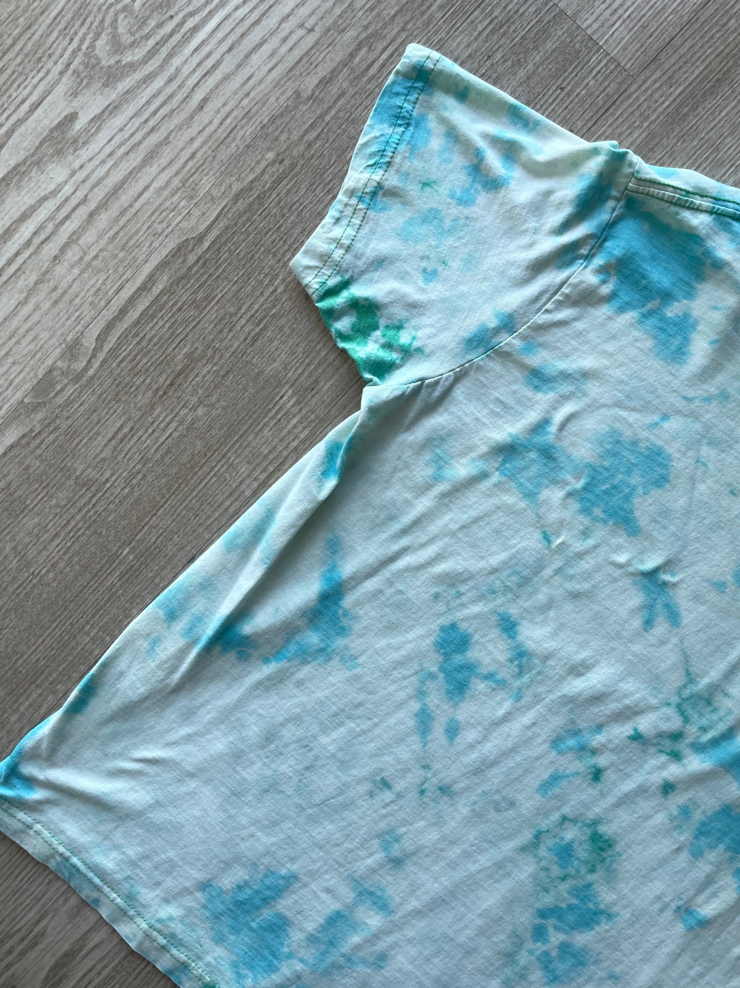 MEDIUM Men’s Mountain Dew Handmade Bleach Dye Short Sleeve T-Shirt | One-Of-a-Kind Upcycled Green and White Crumpled Top