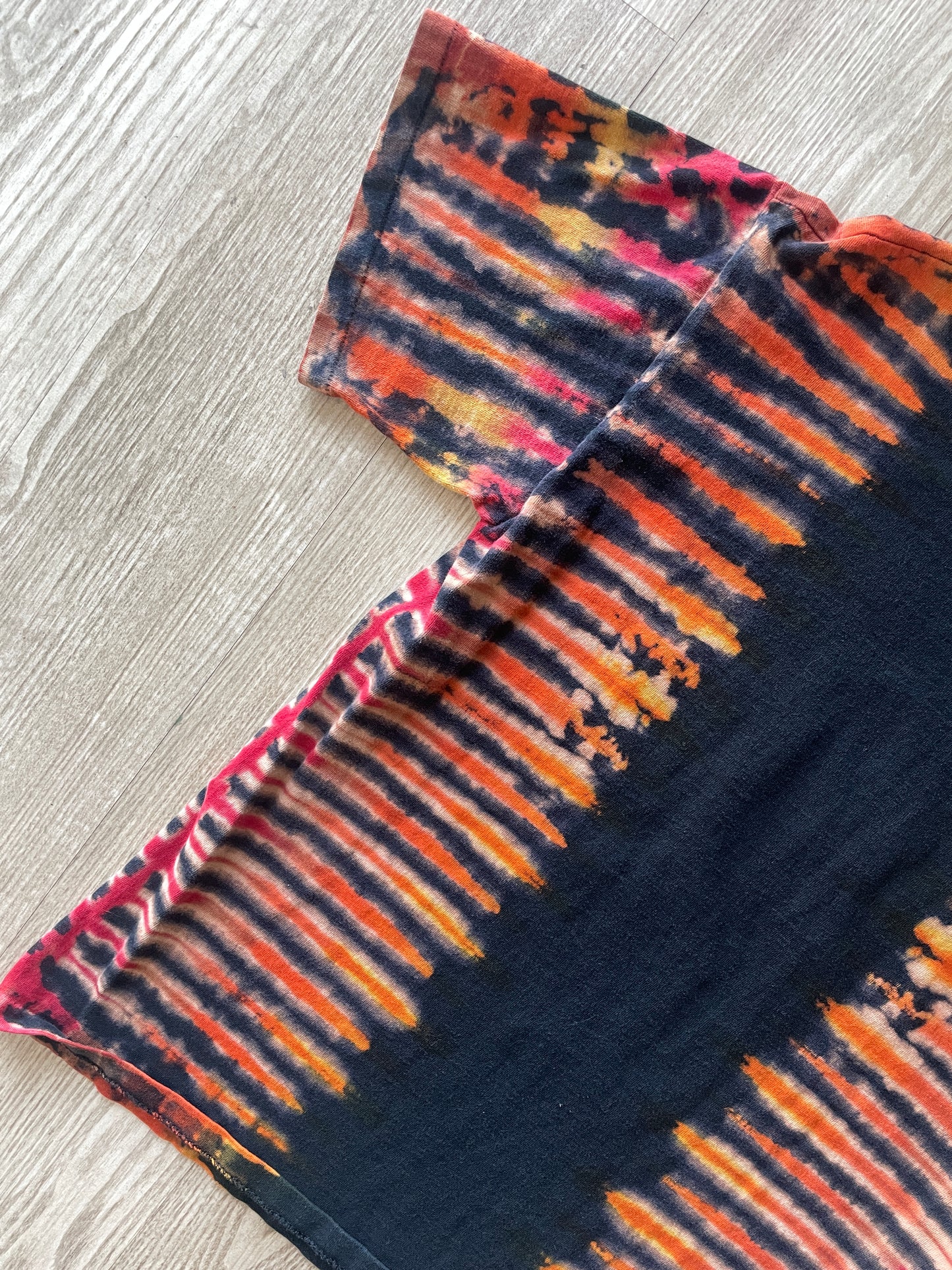 MEDIUM Men’s Vintage Alaska Totem Handmade Reverse Tie Dye Short Sleeve T-Shirt | One-Of-a-Kind Upcycled Black and Red Pleated Top