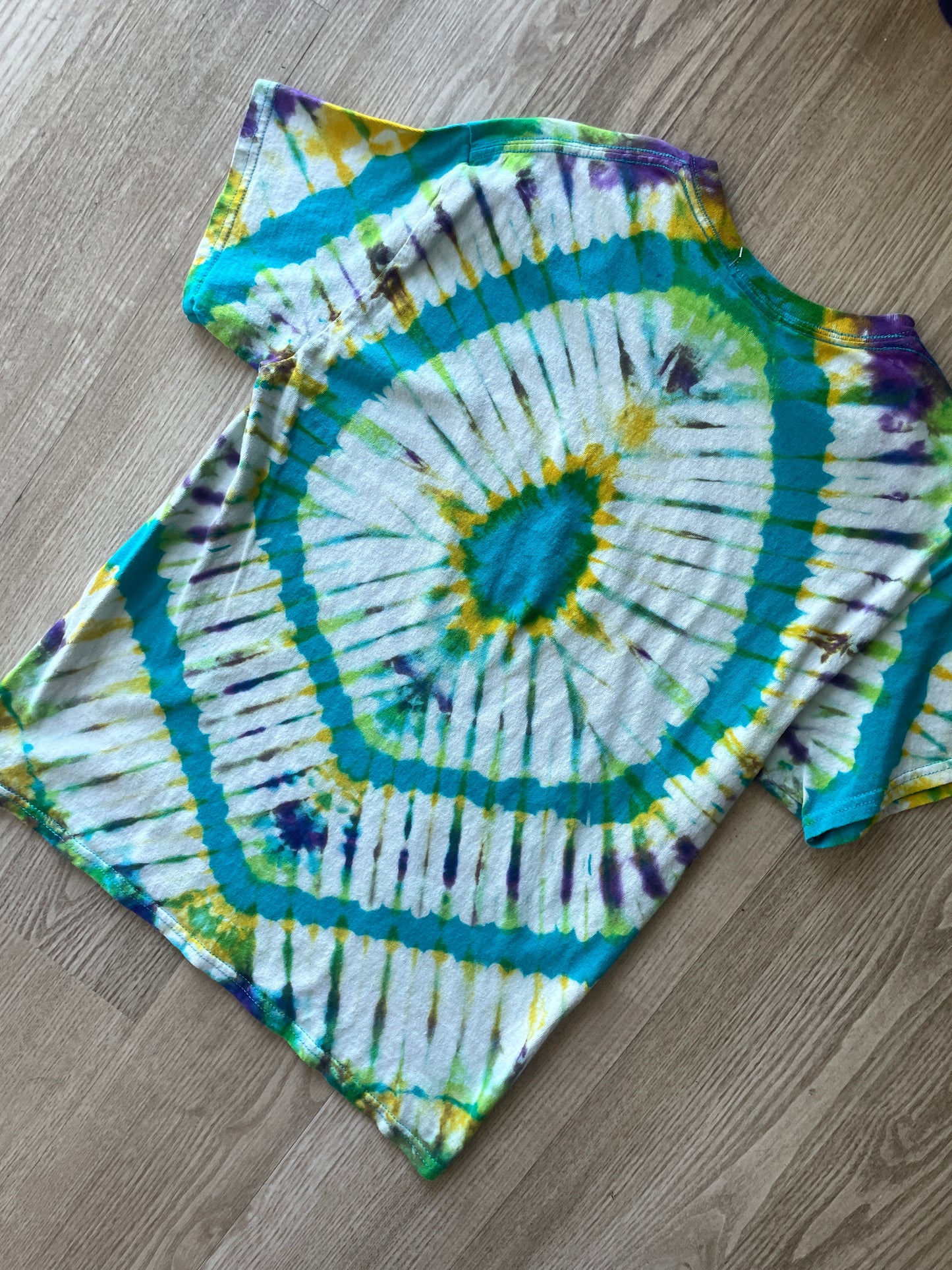 MEDIUM Men’s Naruto: Shippuden Handmade Reverse Tie Dye Short Sleeve T-Shirt | One-Of-a-Kind Upcycled Blue and White Pleated Top