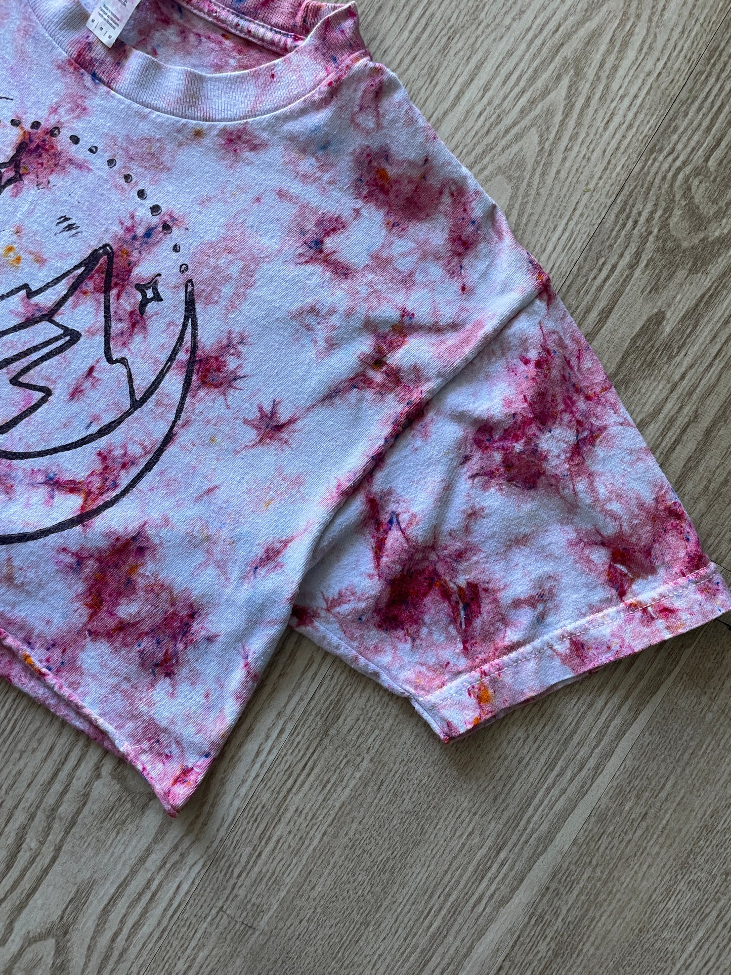 Medium Unisex Mountain Scape Handmade Tie Dye Crop Top | One-Of-a-Kind White and Pink Short Sleeve