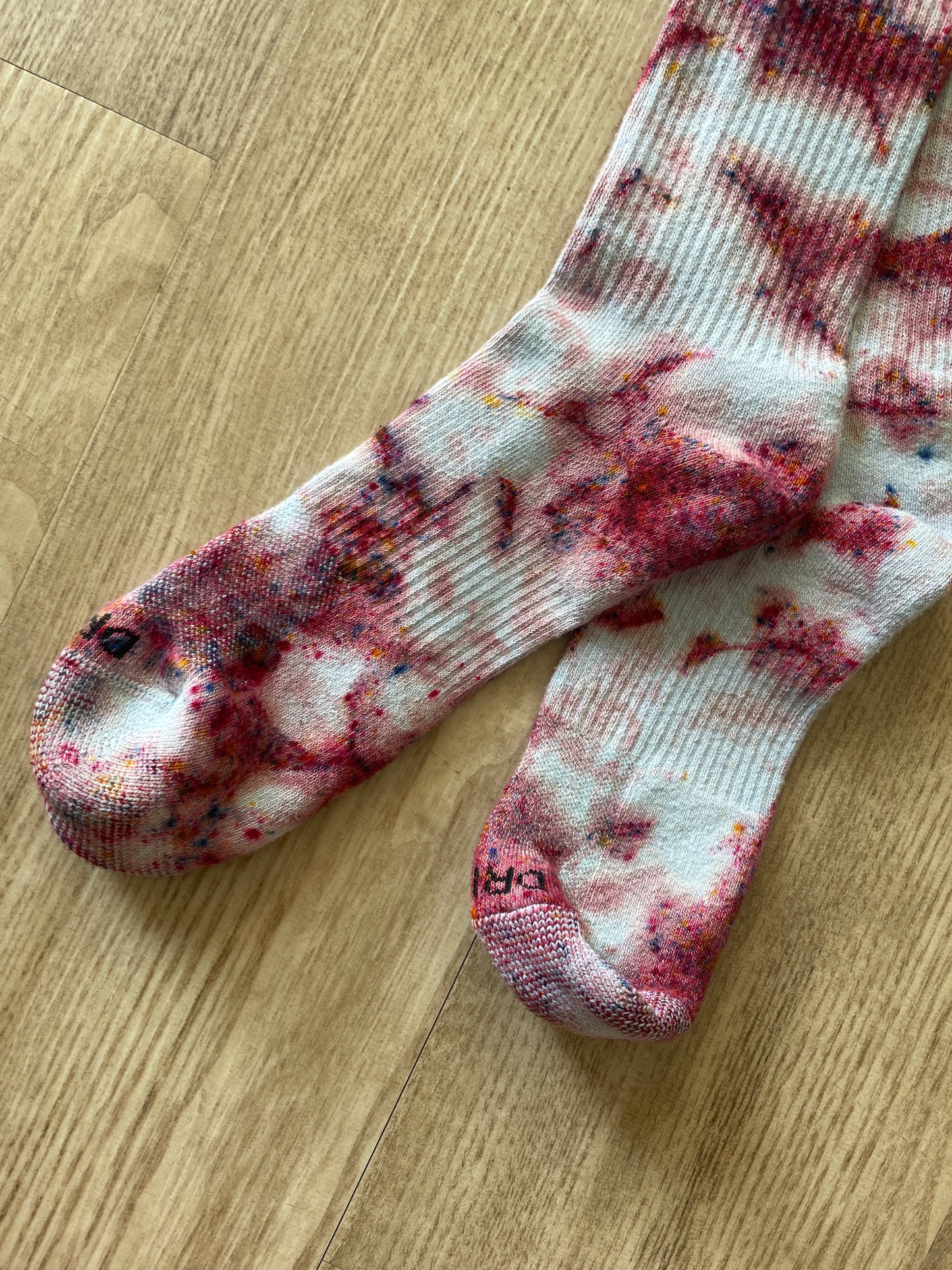 NIKE Socks Hand Tie Dyed Pink and White "Funfetti" Nike Dri-FIT Everyday Plus Crew Training Socks - Size Large (Men's 8-12/Women's 10-13)