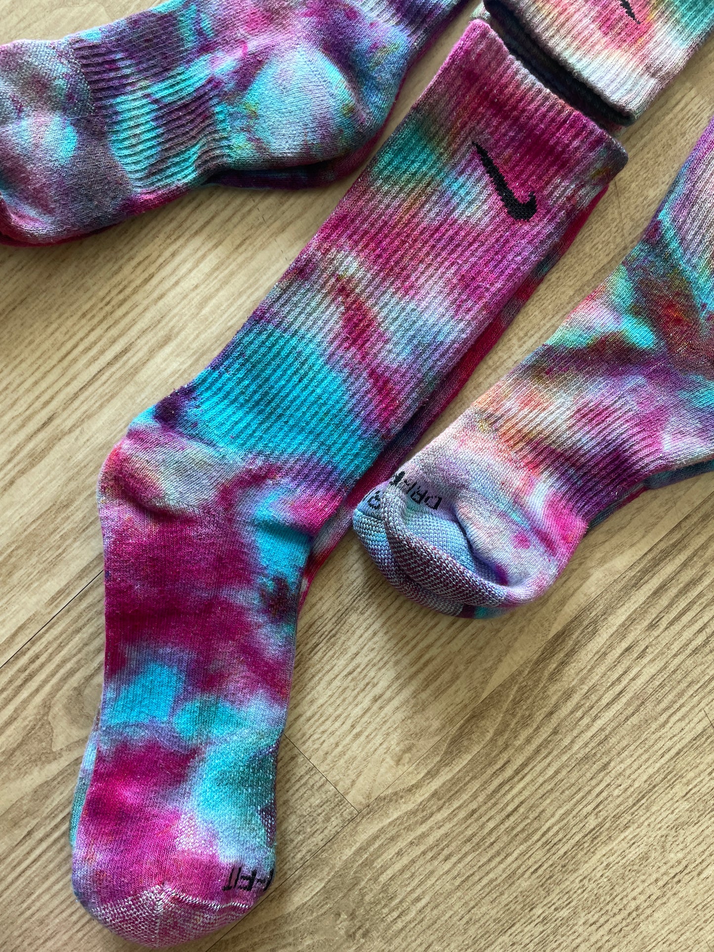 NIKE Socks Hand Tie Dyed Blue, Pink and Purple Galaxy Nike Dri-FIT Everyday Plus Crew Training Socks - Size Large (Men's 8-12/Women's 10-13)