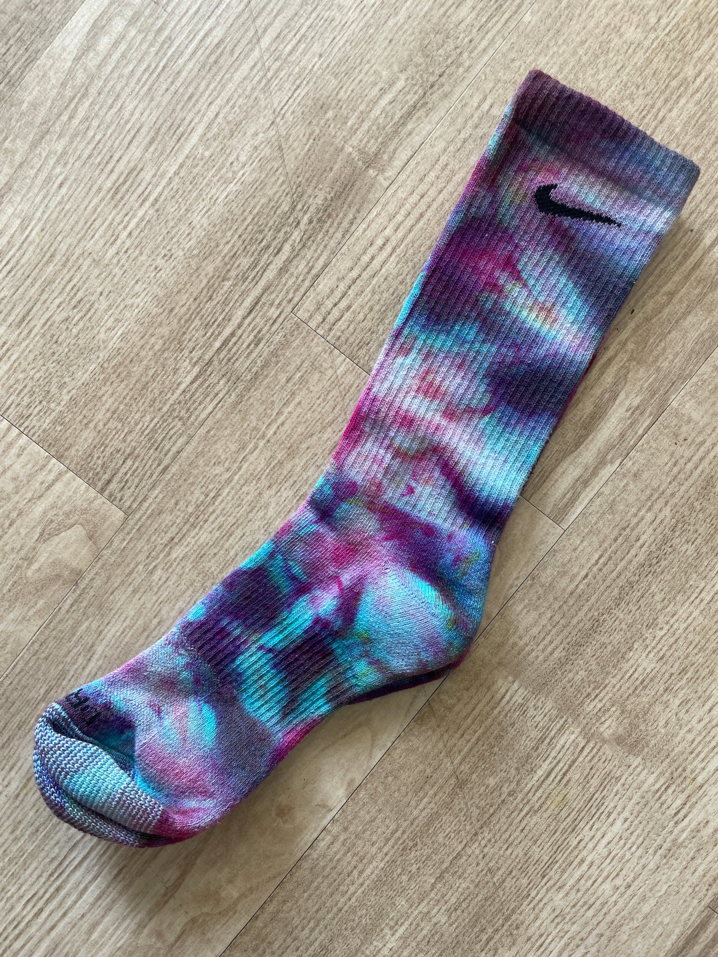 NIKE Socks Hand Tie Dyed Blue, Pink and Purple Galaxy Nike Dri-FIT Everyday Plus Crew Training Socks - Size Large (Men's 8-12/Women's 10-13)