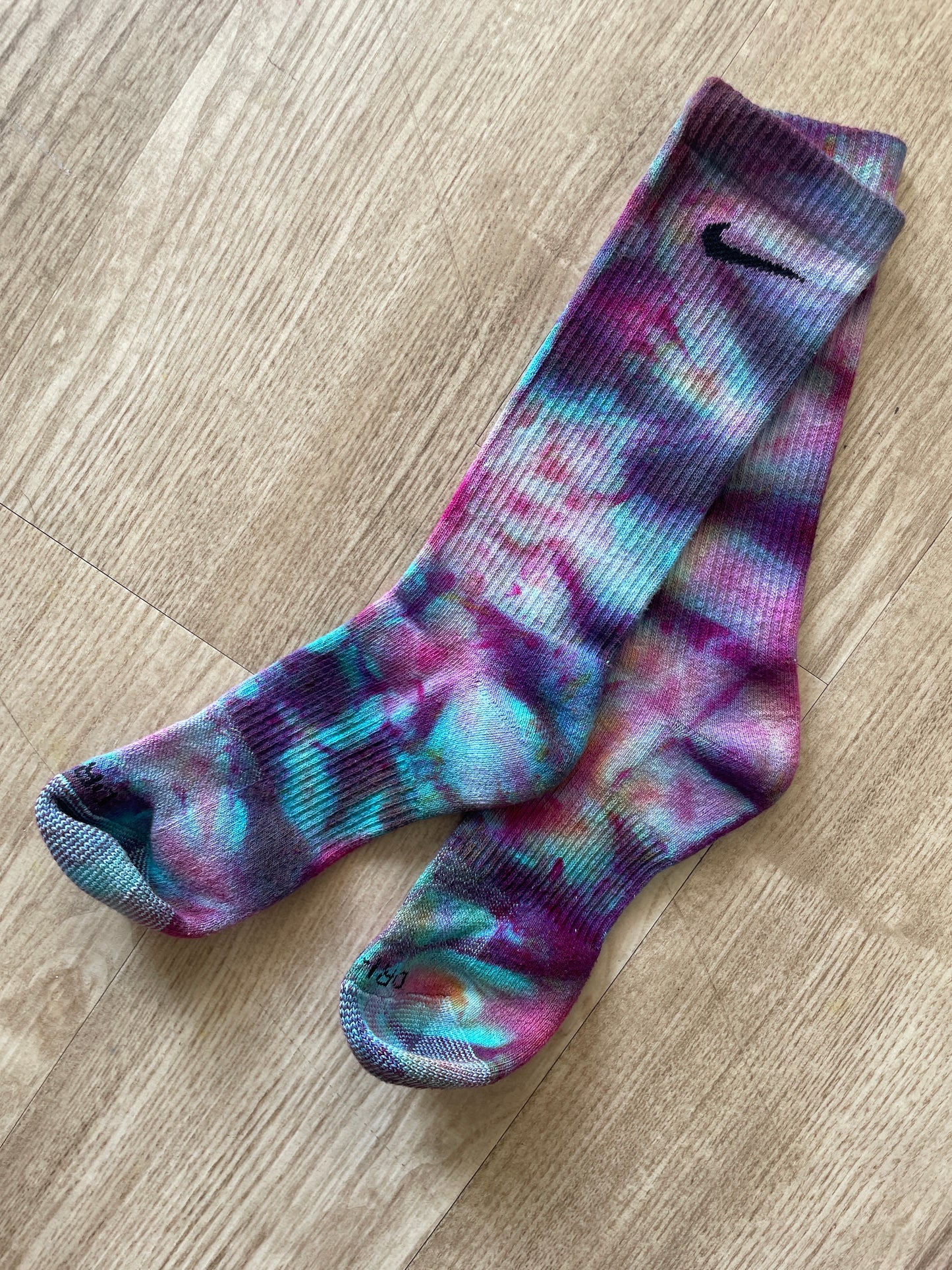 NIKE Socks Hand Tie Dyed Blue, Pink and Purple Galaxy Nike Dri-FIT Everyday Plus Crew Training Socks - Size Large (Men's 8-12/Women's 10-13)