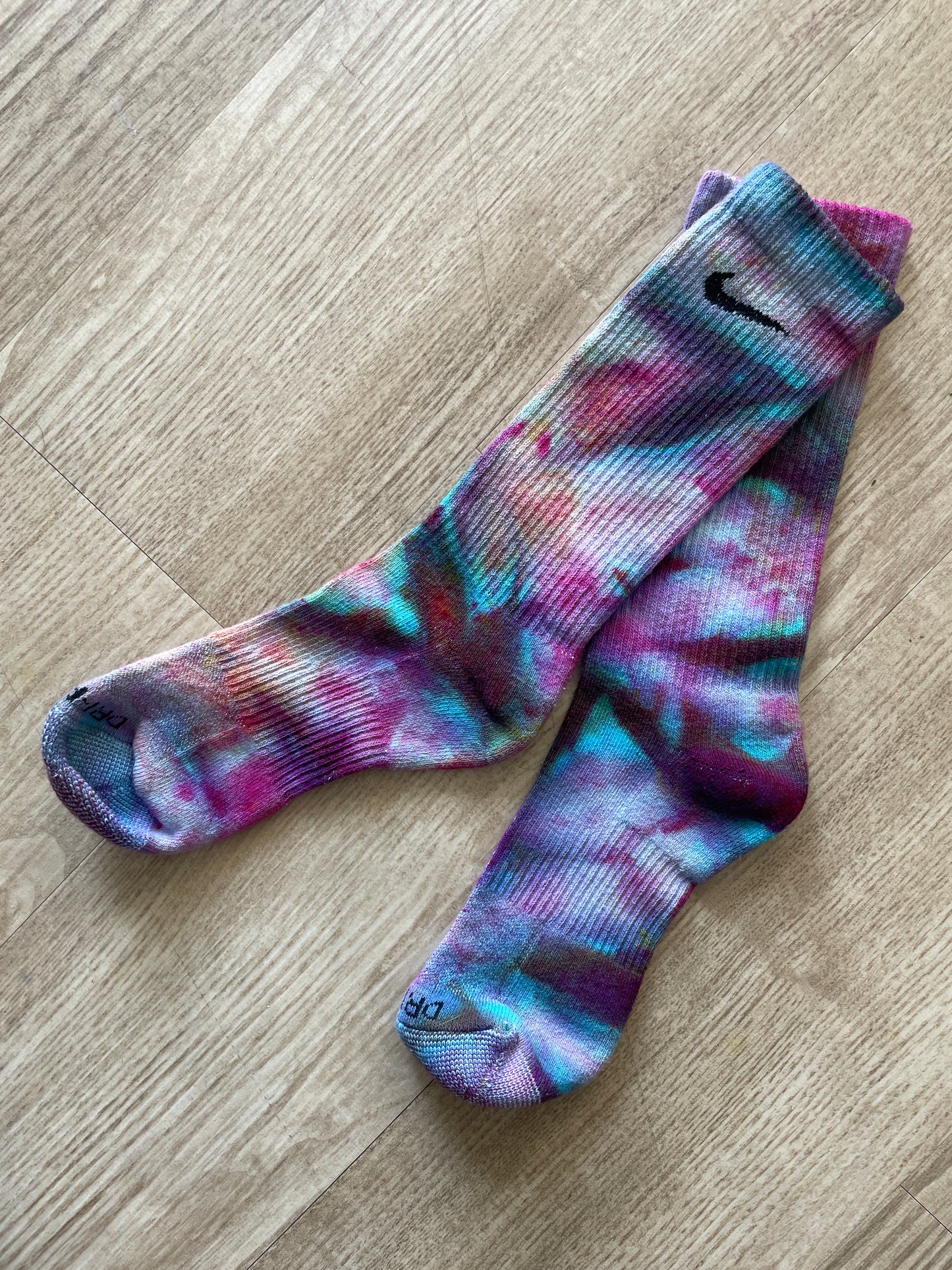 NIKE Socks Hand Tie Dyed Blue, Pink and Purple Galaxy Nike Dri-FIT Everyday Plus Crew Training Socks - Size Large (Men's 8-12/Women's 10-13)