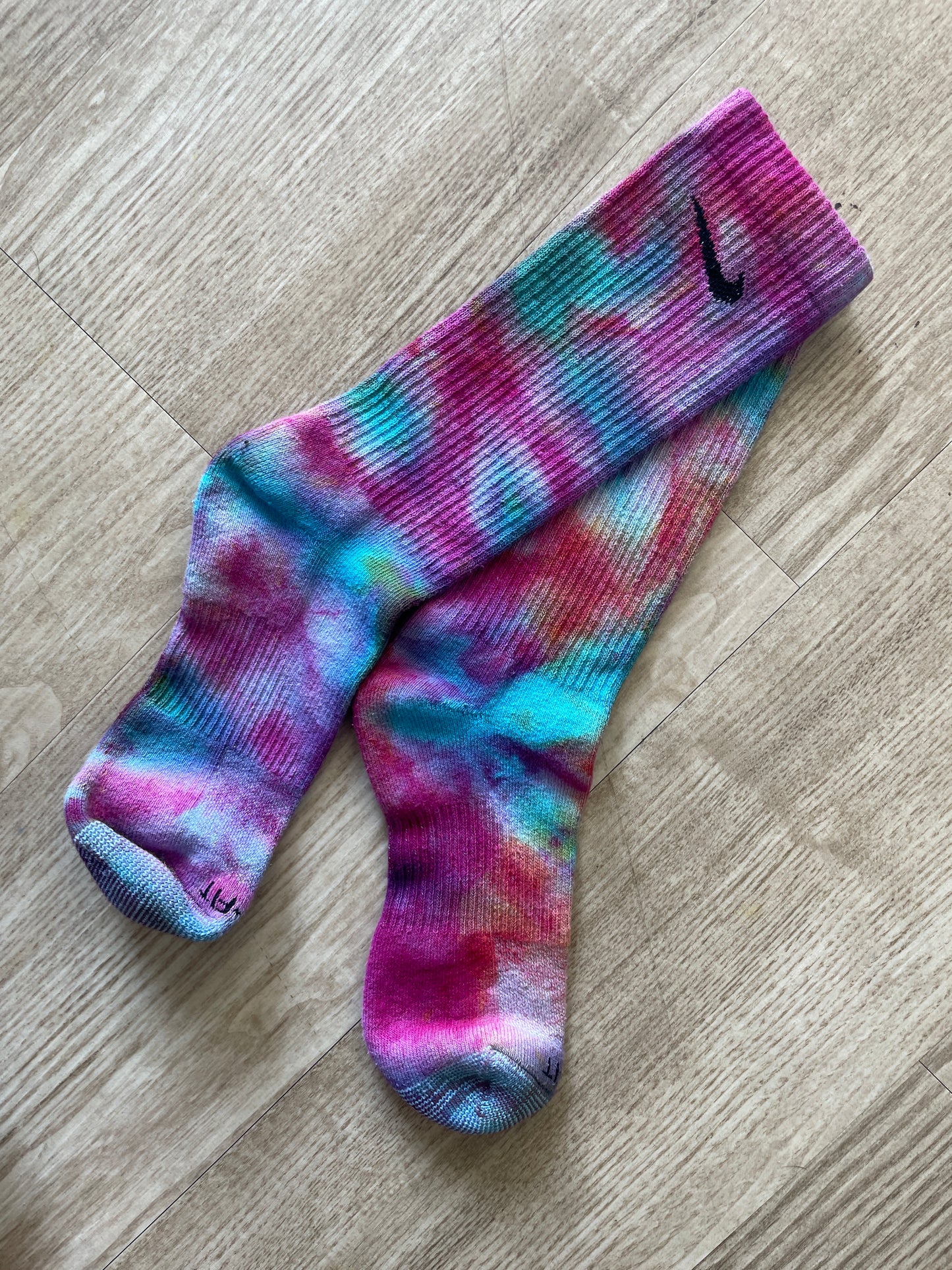 NIKE Socks Hand Tie Dyed Blue, Pink and Purple Galaxy Nike Dri-FIT Everyday Plus Crew Training Socks - Size Large (Men's 8-12/Women's 10-13)