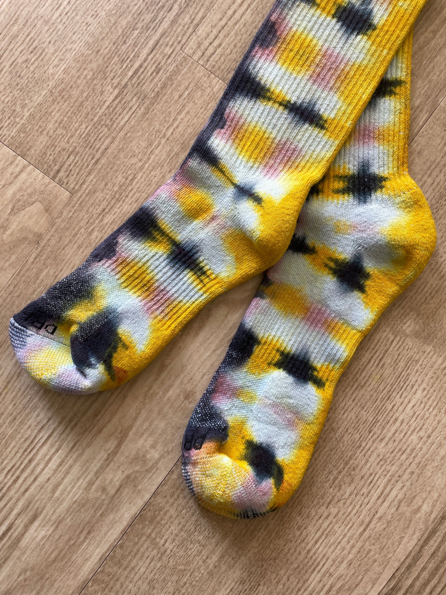 NIKE Socks Hand Tie Dyed Black, Yellow, and Pink Nike Dri-FIT Everyday Plus Crew Training Socks - Size Large (Men's 8-12/Women's 10-13)