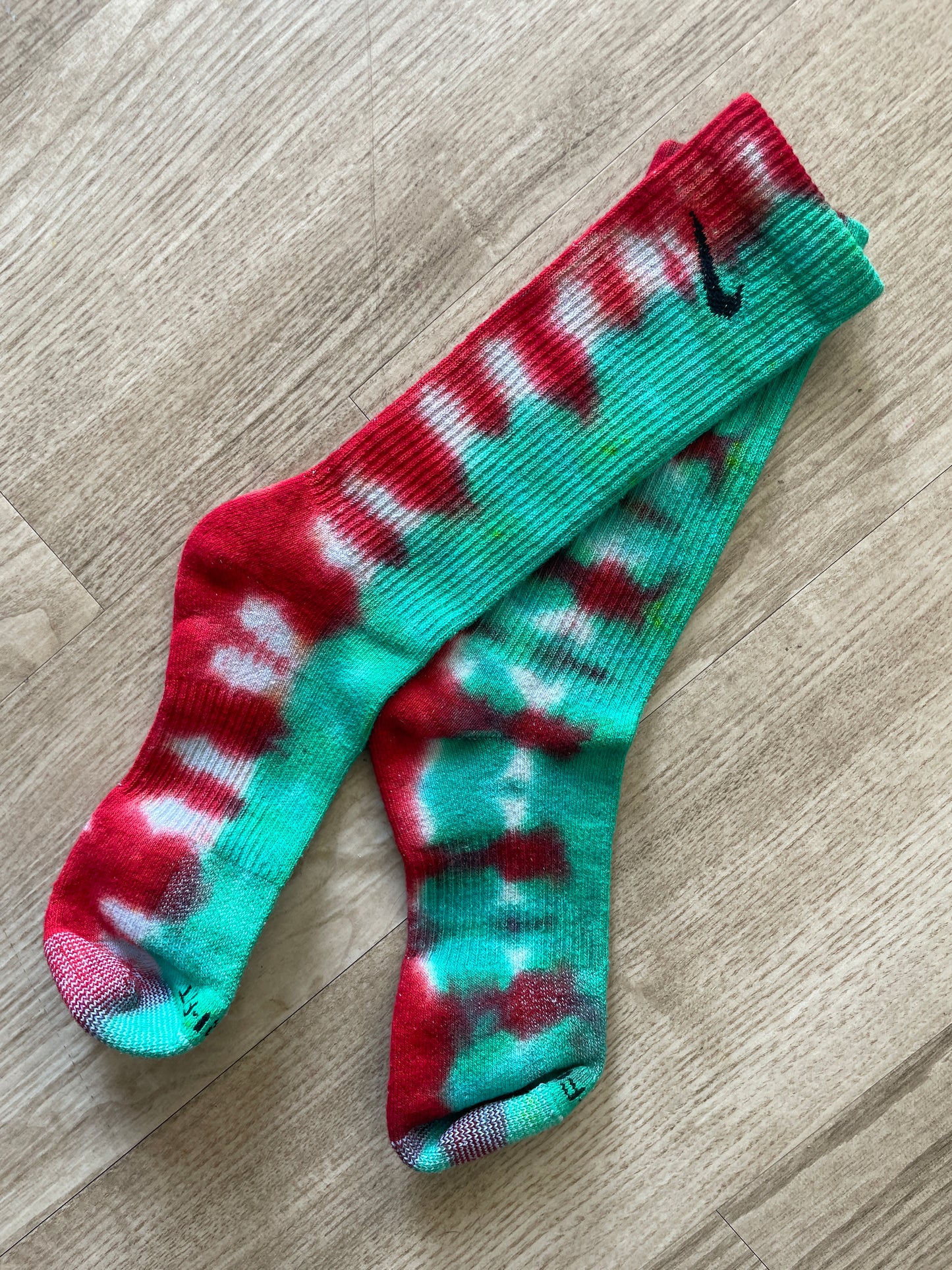 NIKE Christmas Socks Hand Tie Dyed Red and Green Nike Dri-FIT Everyday Plus Crew Training Socks - Size Large (Men's 8-12/Women's 10-13)