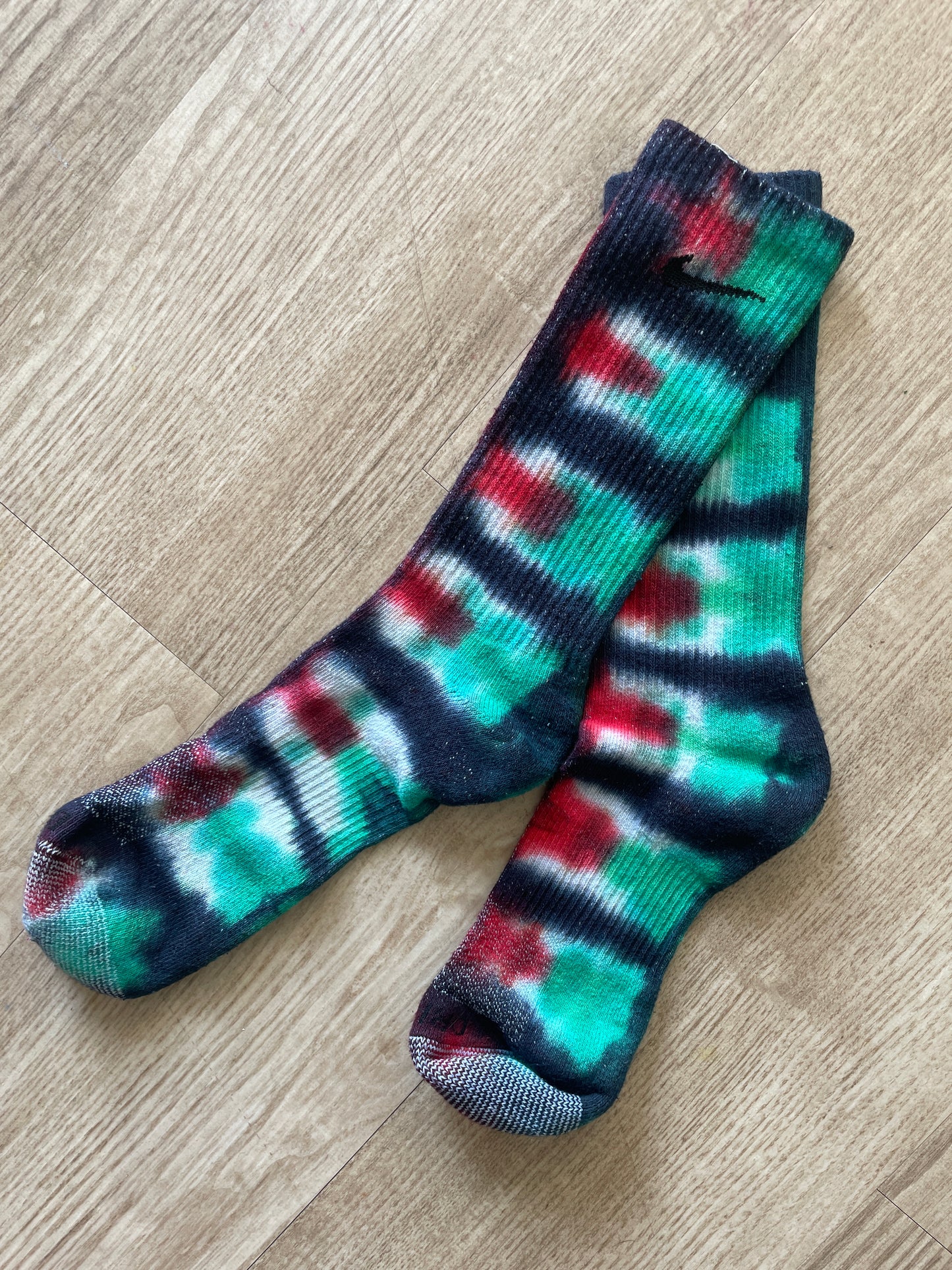 NIKE Christmas Socks Hand Tie Dyed Red, Green, and Black Nike Dri-FIT Everyday Plus Crew Training Socks - Size Large (Men's 8-12/Women's 10-13)
