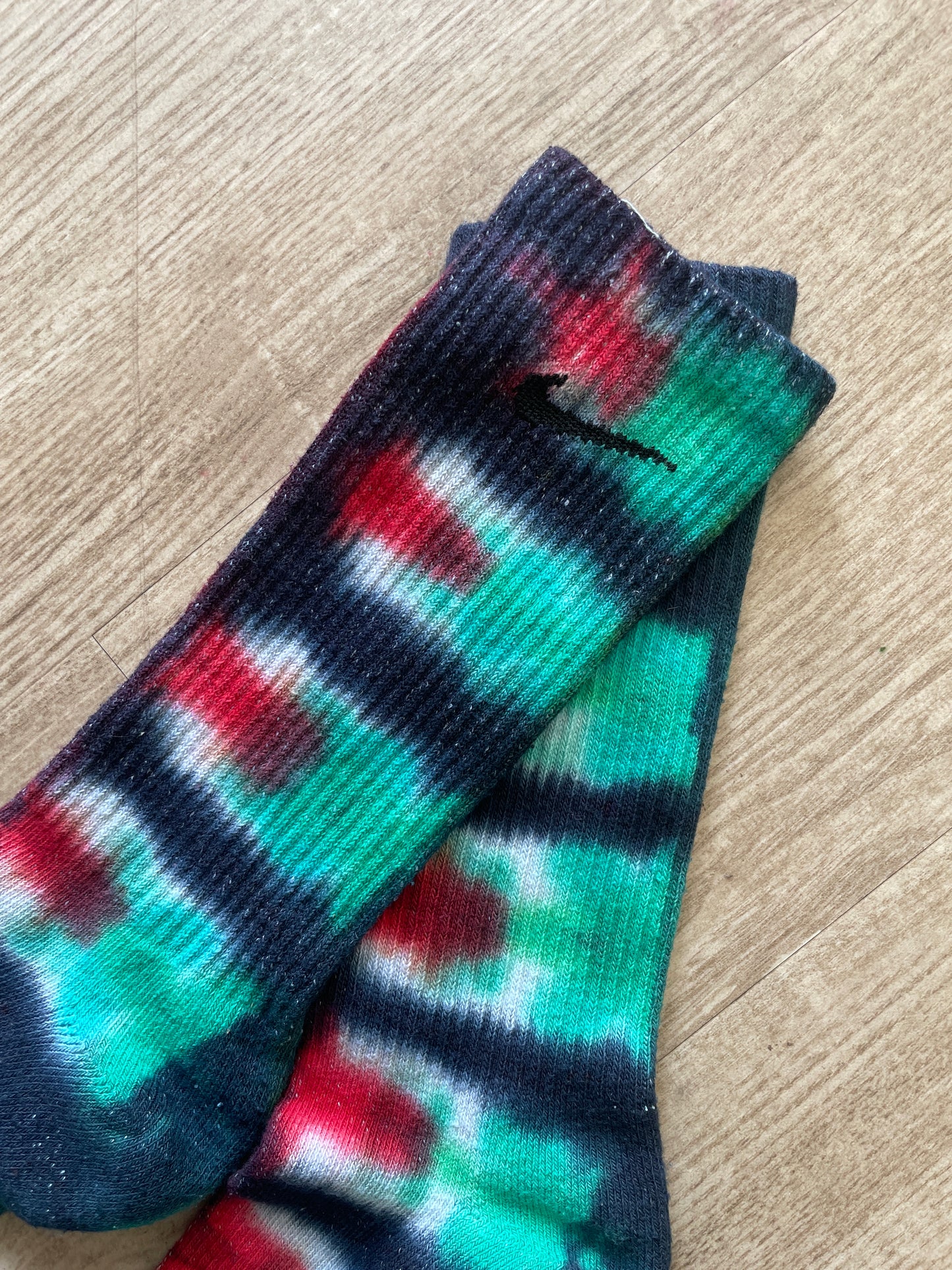 NIKE Christmas Socks Hand Tie Dyed Red, Green, and Black Nike Dri-FIT Everyday Plus Crew Training Socks - Size Large (Men's 8-12/Women's 10-13)