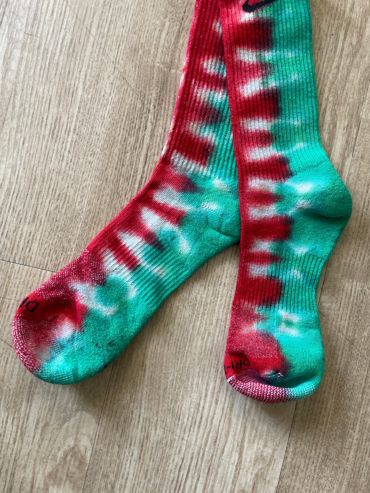 NIKE Christmas Socks Hand Tie Dyed Red and Green Nike Dri-FIT Everyday Plus Crew Training Socks - Size Large (Men's 8-12/Women's 10-13)