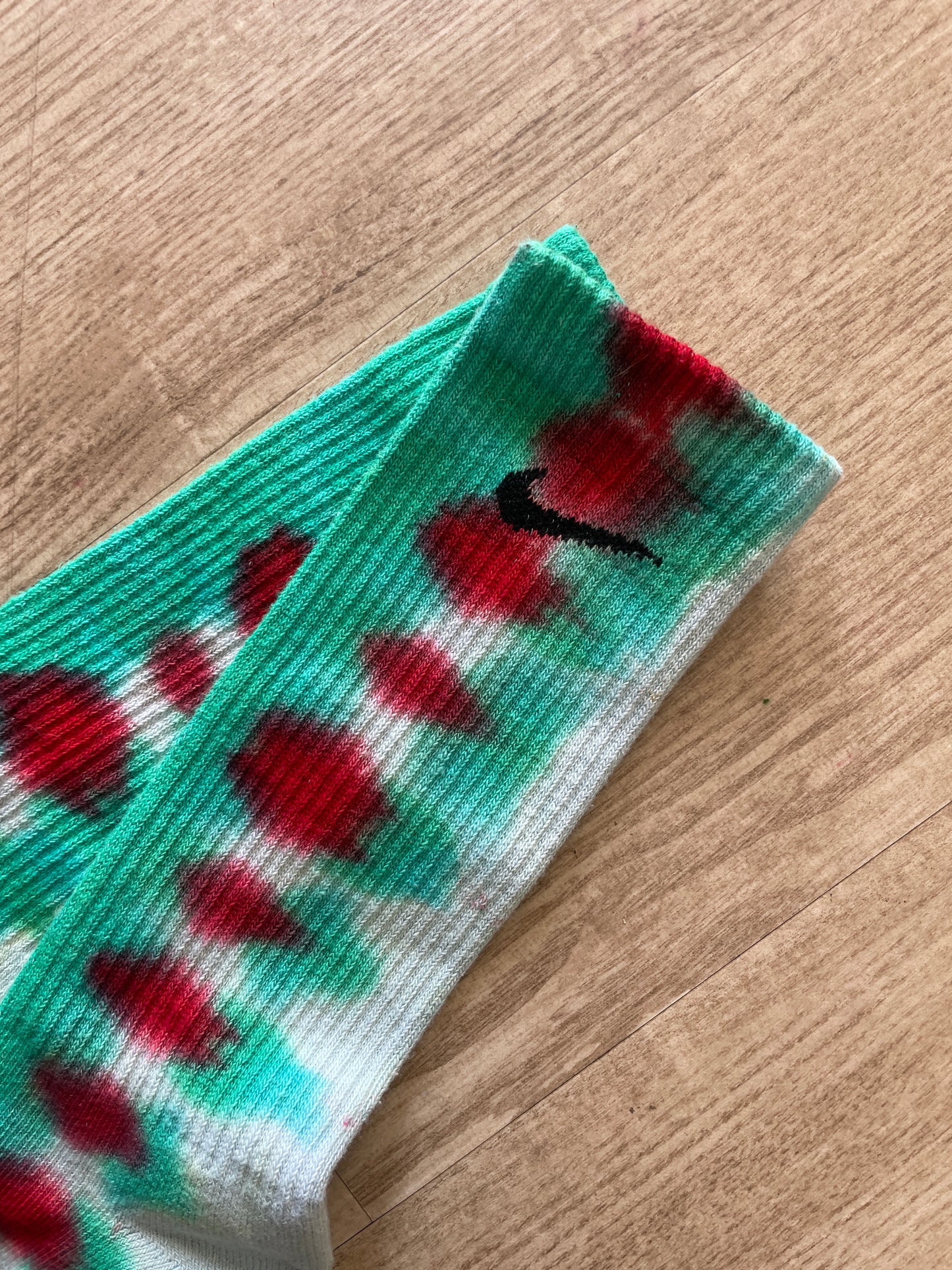 NIKE Christmas Socks Hand Tie Dyed Red and Green Nike Dri-FIT Everyday Plus Crew Training Socks - Size Large (Men's 8-12/Women's 10-13)