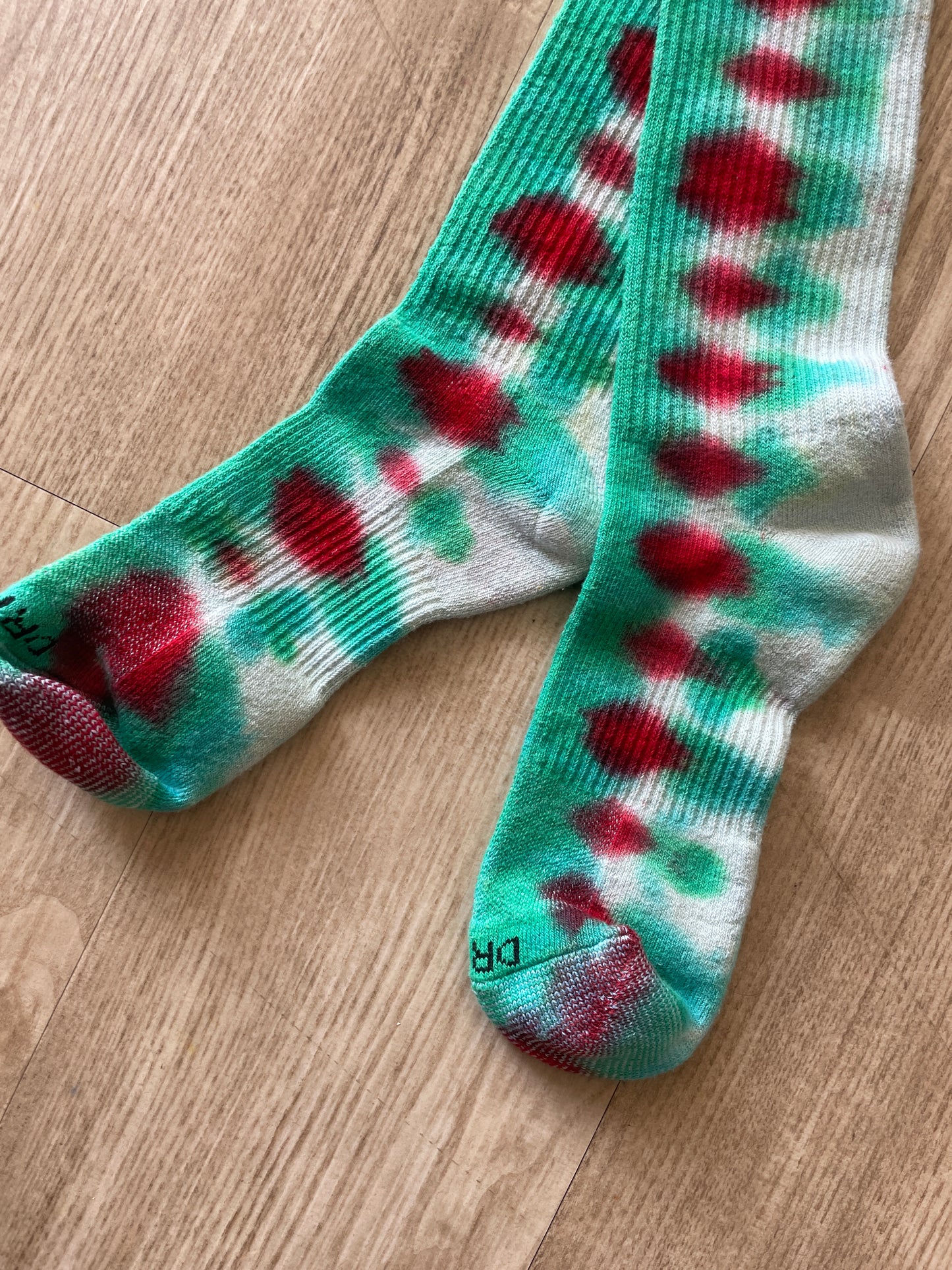 NIKE Christmas Socks Hand Tie Dyed Red and Green Nike Dri-FIT Everyday Plus Crew Training Socks - Size Large (Men's 8-12/Women's 10-13)