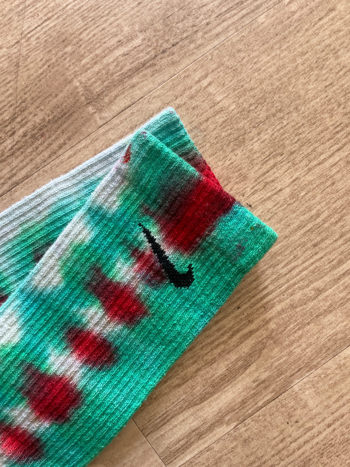 NIKE Christmas Socks Hand Tie Dyed Red and Green Nike Dri-FIT Everyday Plus Crew Training Socks - Size Large (Men's 8-12/Women's 10-13)