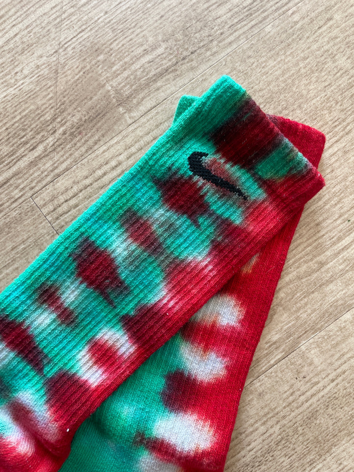 NIKE Christmas Socks Hand Tie Dyed Red and Green Nike Dri-FIT Everyday Plus Crew Training Socks - Size Large (Men's 8-12/Women's 10-13)