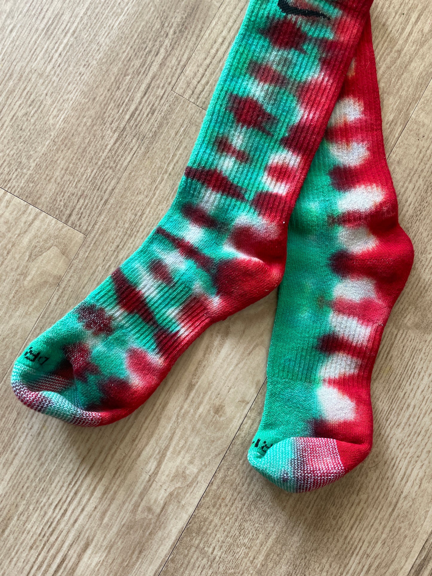 NIKE Christmas Socks Hand Tie Dyed Red and Green Nike Dri-FIT Everyday Plus Crew Training Socks - Size Large (Men's 8-12/Women's 10-13)